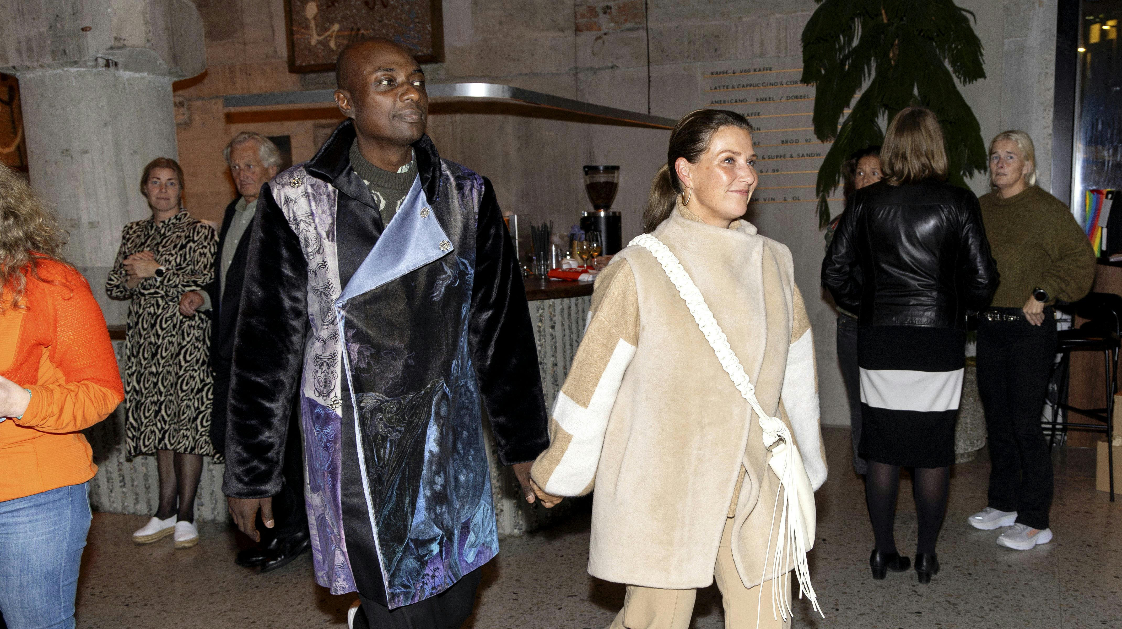 Oslo 18.09.2023 Lansering av debutromanen En lykkelig familie av Stian Hjelvik Andersen på Trekanten i Pilestredet - Prinsesse Martha Louise Märtha Louise og Shaman Durek Verett