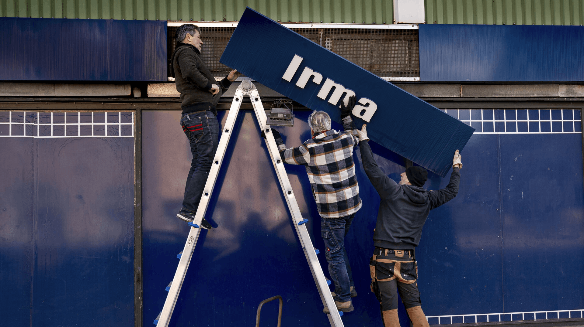 De sidste Irma-butikker lukkede i maj. I begyndelsen af 2025 åbner så Alma, der er skabt af den tidligere Irma-direktør Alfred Josefsen.