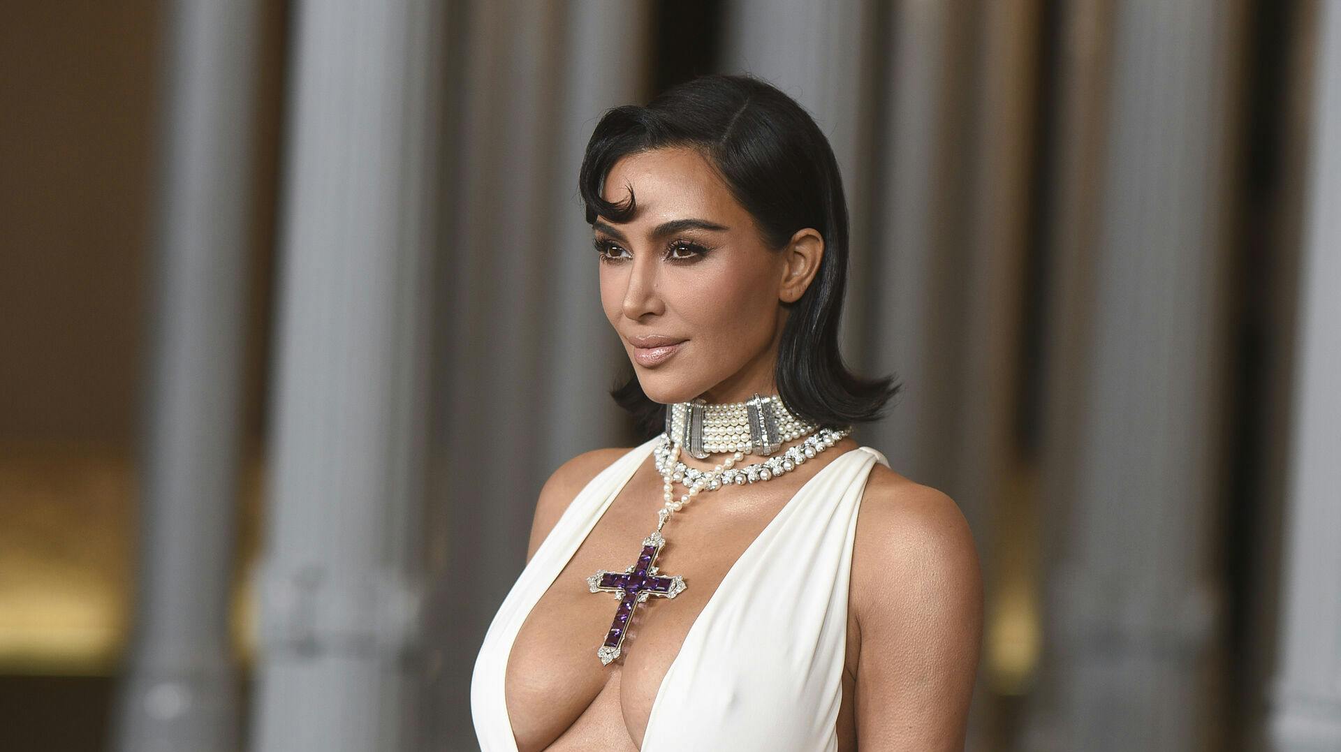 Kim Kardashian trak overskrifter, da hun erhvervede sig prinsesse Dianas korshalskæde.
