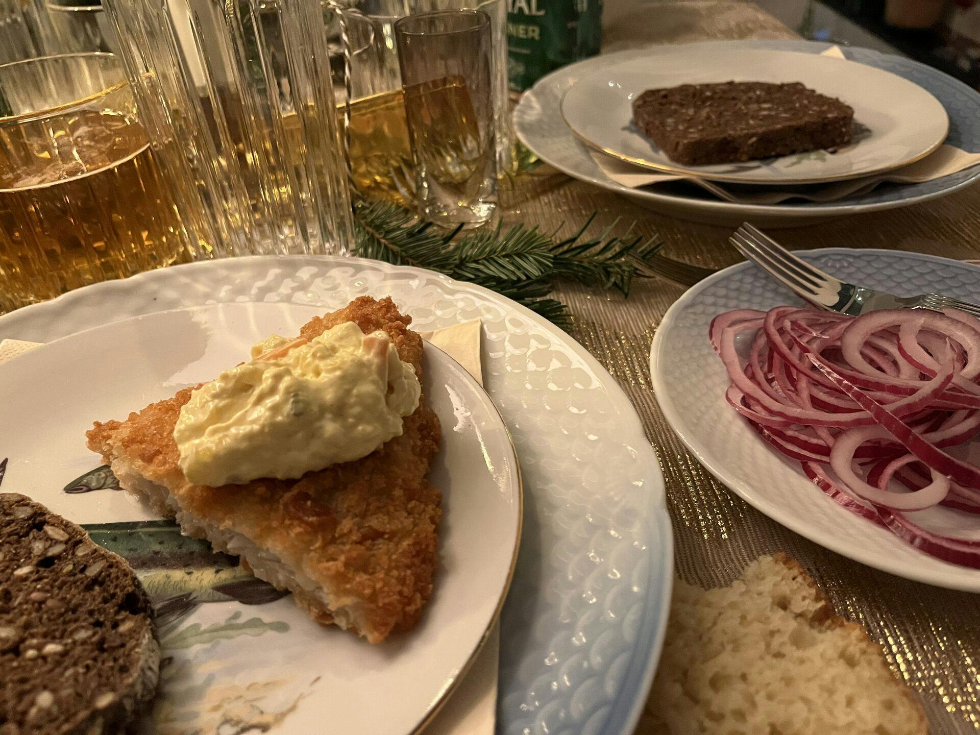 Den traditionelle julefrokost skal man se langt efter hos rengøringsvirksomheden Rubæk Rengøring i Værløse. Det skyldes de mange ansatte med anden etnisk baggrund, siger direktøren.