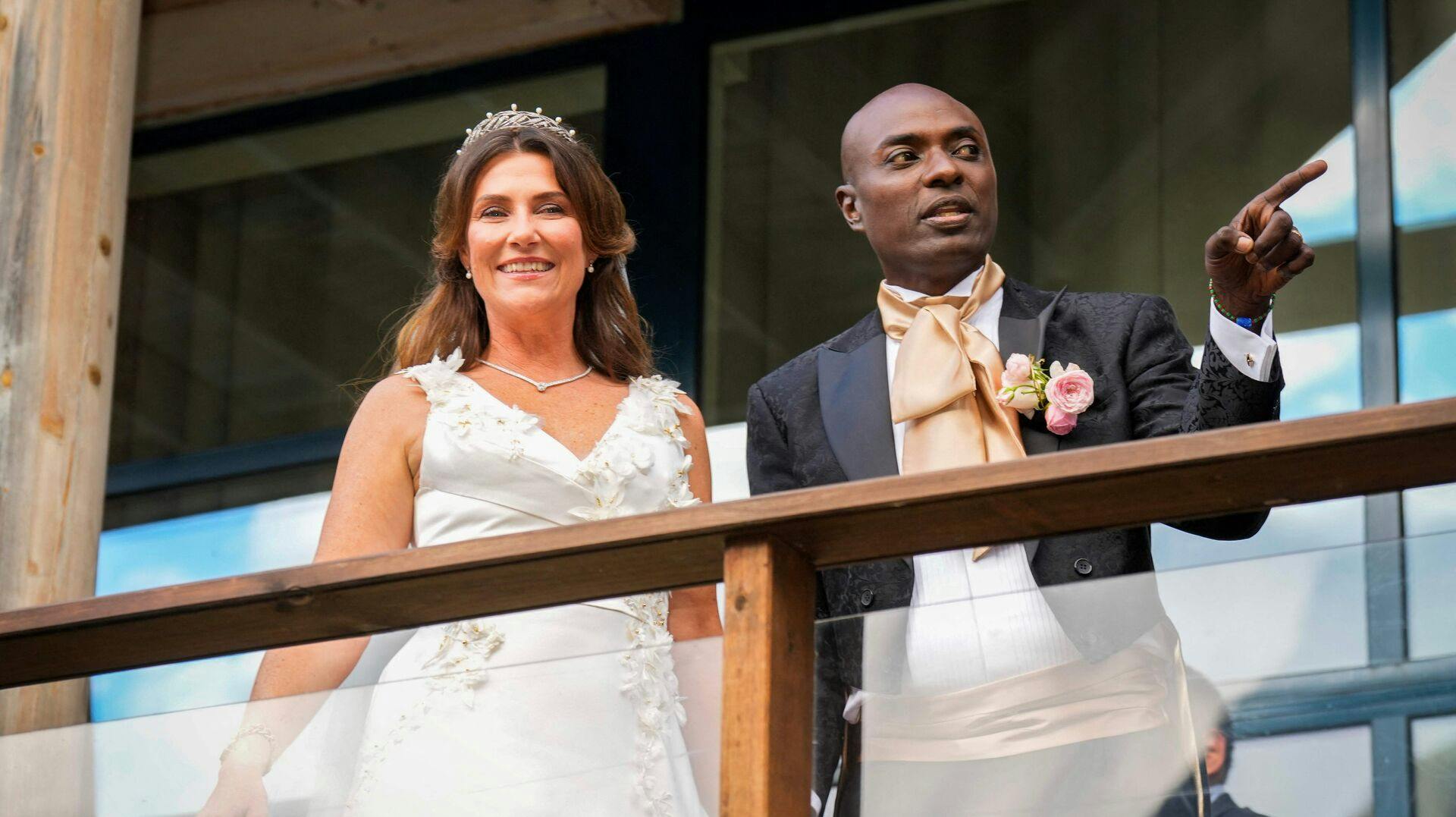 Kontroverserne står nærmest i kø for det royale og shamanistiske par.