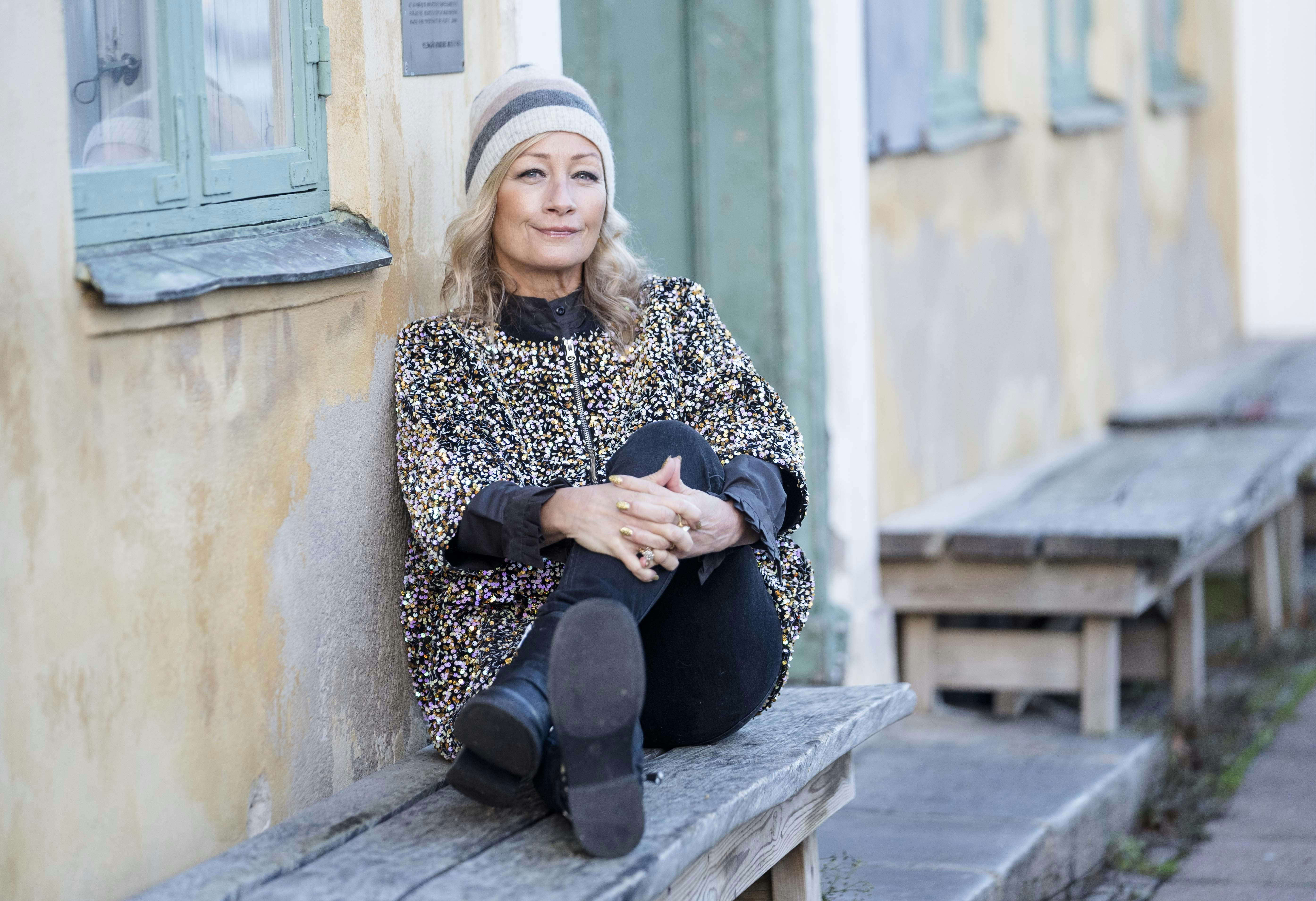 Opgave: Interview med Maria Montell i forbindelse med, at hun har 30 års jubilæum som musiker. Sted: Vinbar 73, Strandgade 73 i Helsingør Tid: 13.00- 14.30 Jour: Sara 50761554  