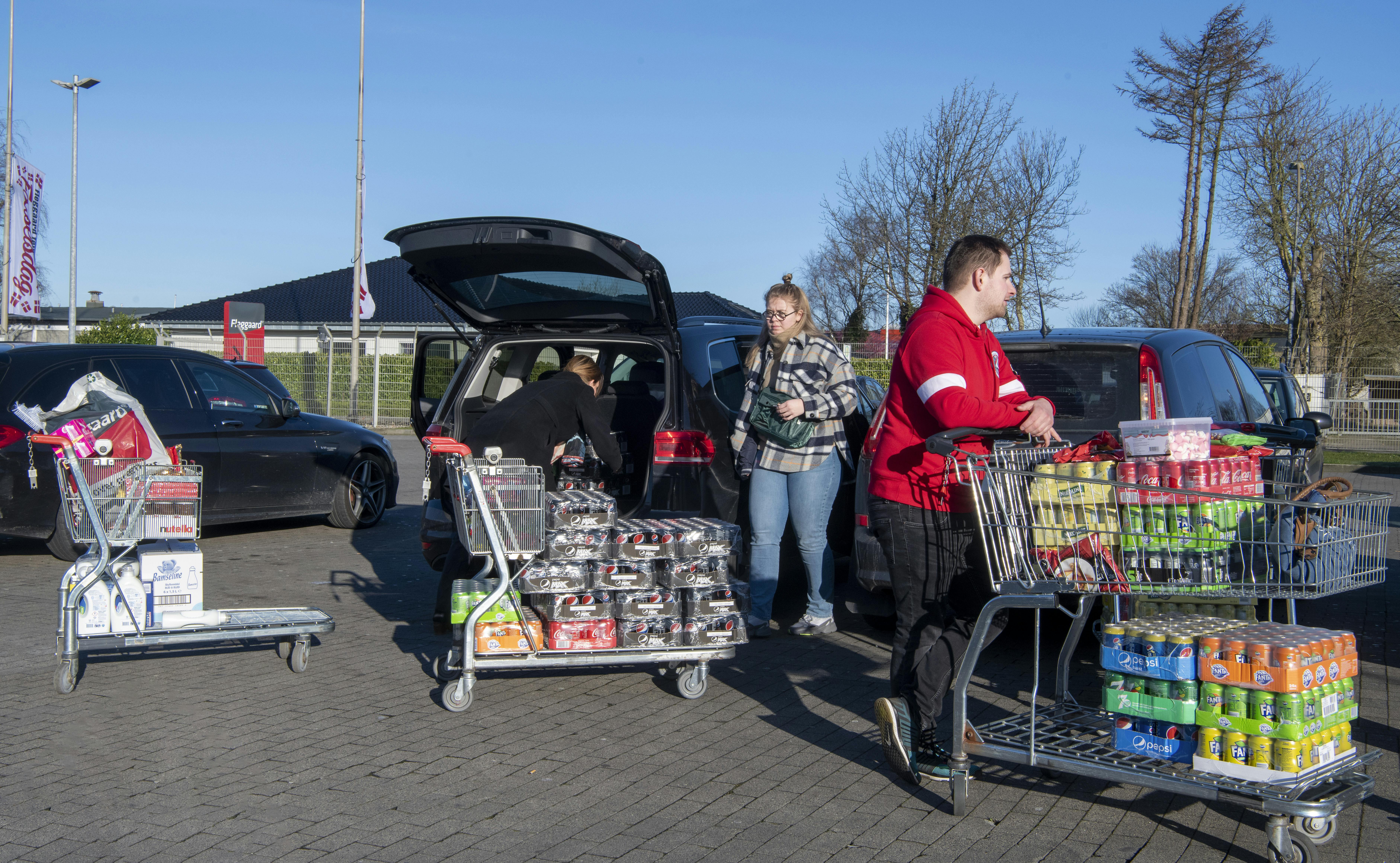 Grænsen til Danmark lukkes kl. 12.00, sidste grænsehandel inden grænsen lukkes. Harrisleee den 14. marts 2020.