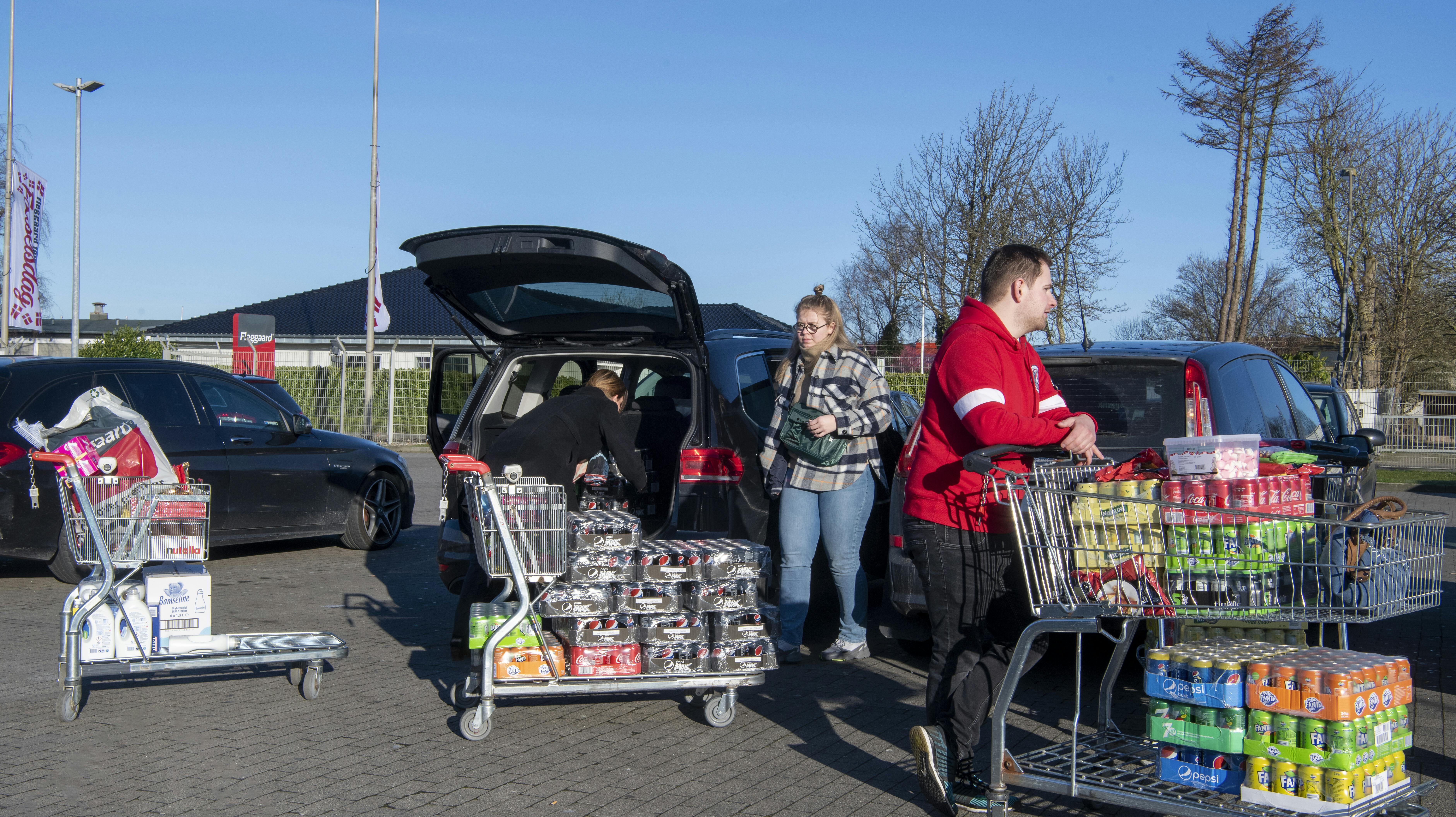 Grænsen til Danmark lukkes kl. 12.00, sidste grænsehandel inden grænsen lukkes. Harrisleee den 14. marts 2020.