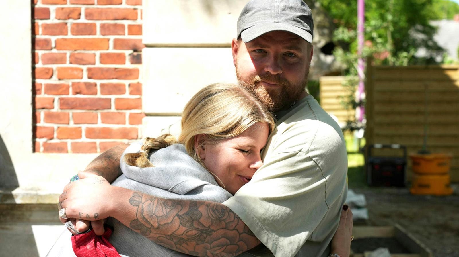 Man kan nemt ende i ubehagelig modvind, når man er så kendt som Sofie Linde og ægtemanden Joakim Ingversen. Derfor passer parret også godt på hinanden, hvilket har begrænset de grimme oplevelser med kedelige beskeder voldsomt.