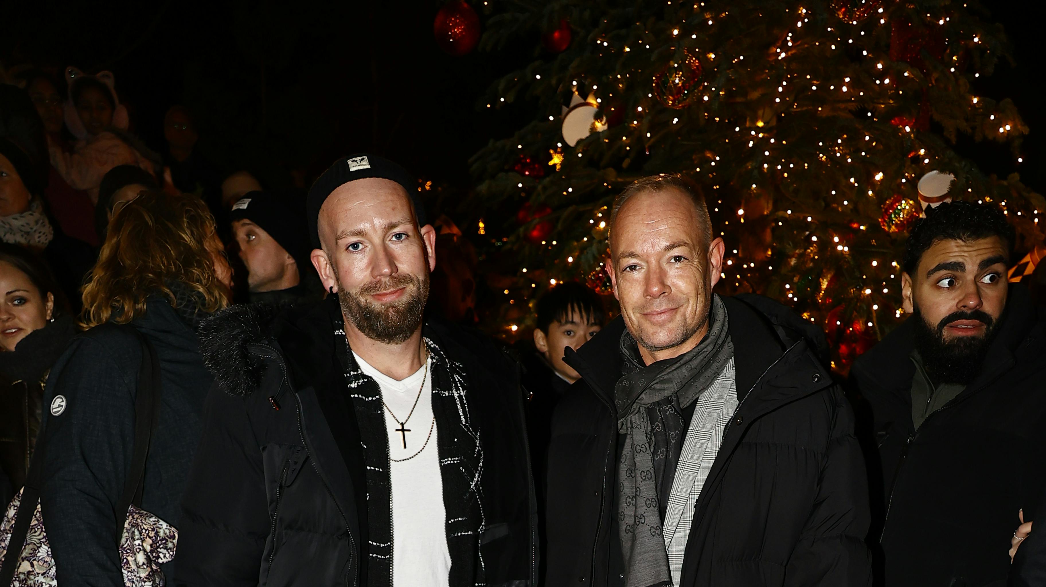 Lasse Spangenberg (til højre) på den røde løber inden repremieren på "Nøddeknækkeren" i Tivoli. 
