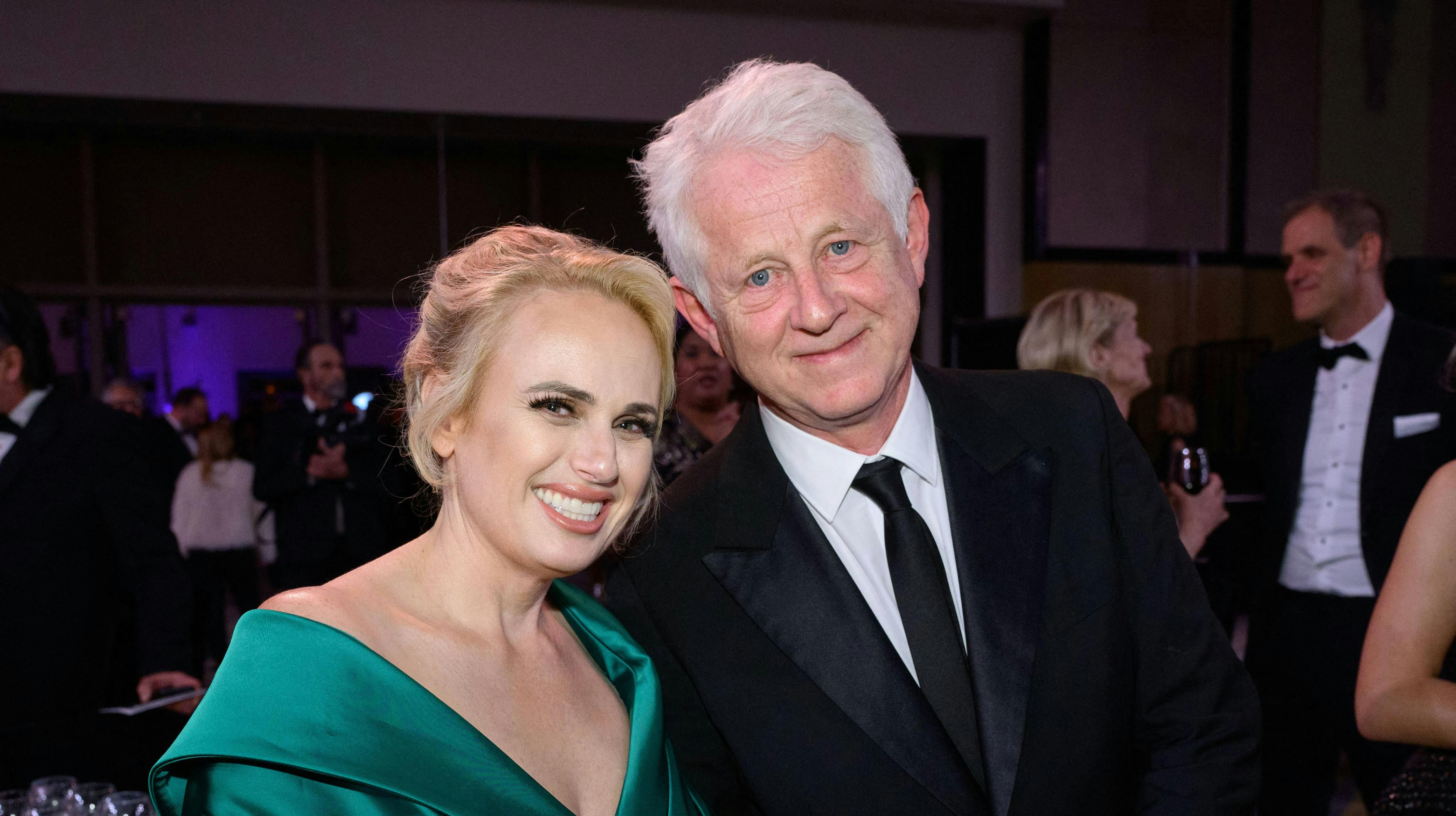 Rebel Wilson ses her tidligere på måneden i en noget tyndere figur sammen med den britiske manuskriptforfatter Richard Curtis under Governors Awards-uddelingen i Los Angeles.