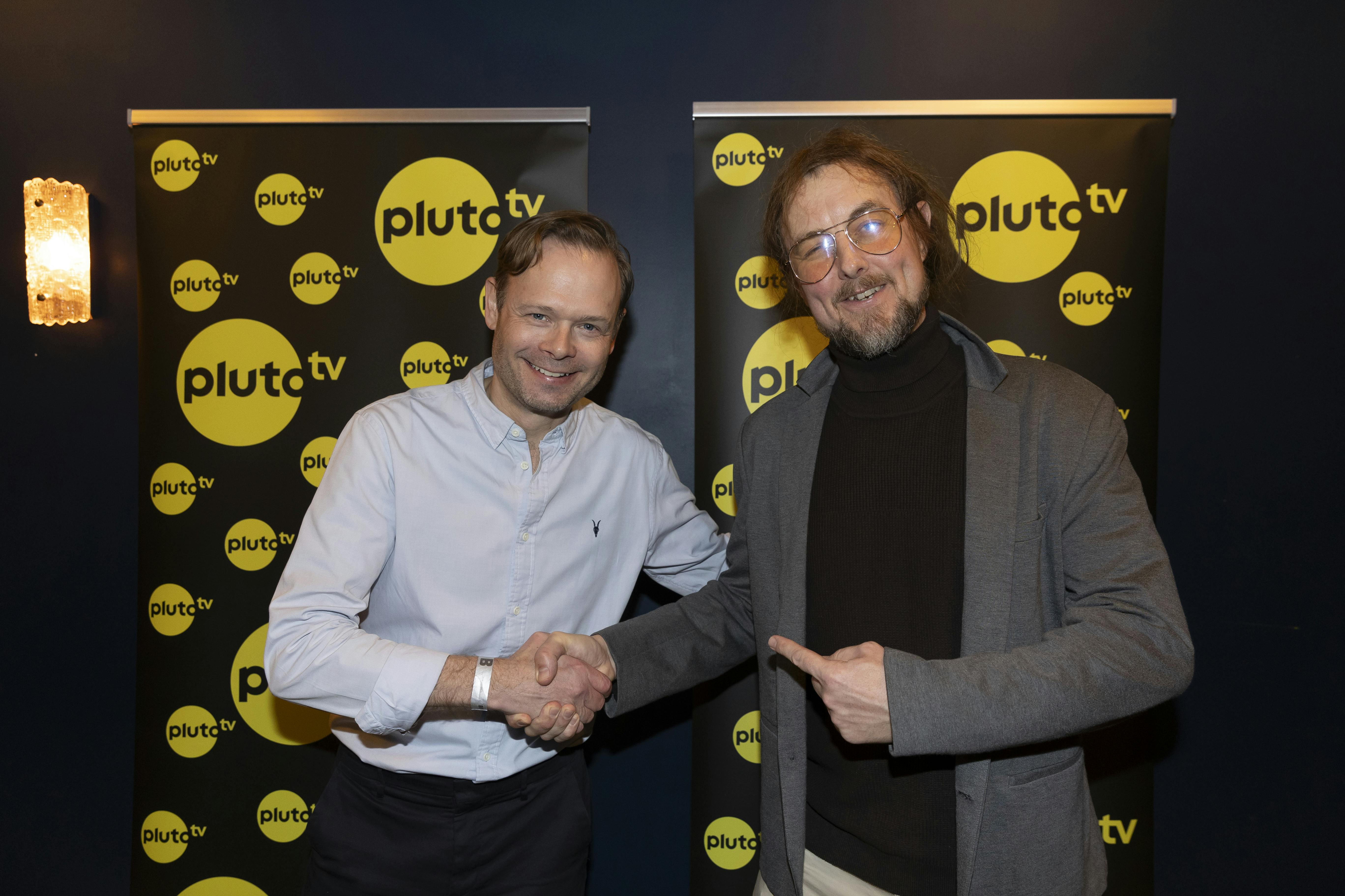 Klavs Bundgaard (th.) med chef for Pluto TV Jesper Dahl - den fjende, han nu gør sit for at holde sig tæt med