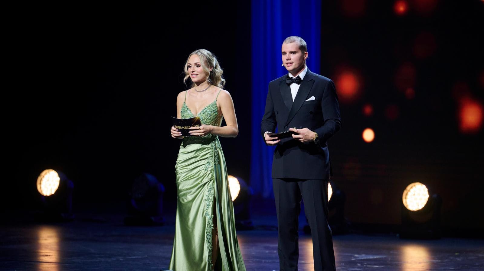 Jasmin Lind og Mika Schultz brugte deres baby som reklame for deres egen smykkevirksomhed. Det kan potentielt ende ud i en straf.