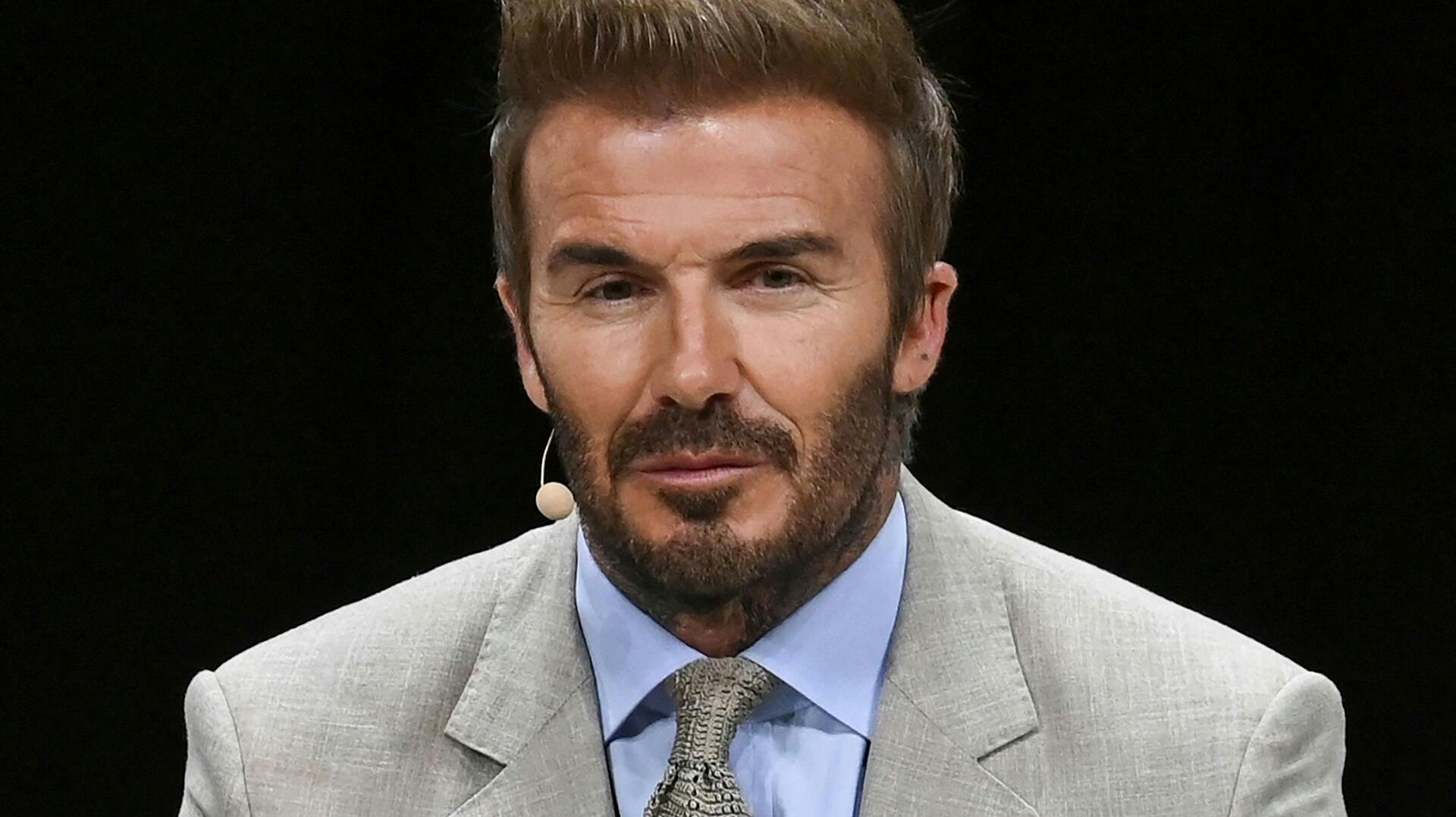 David Beckham mindes den nu afdøde Kath Phipps. 