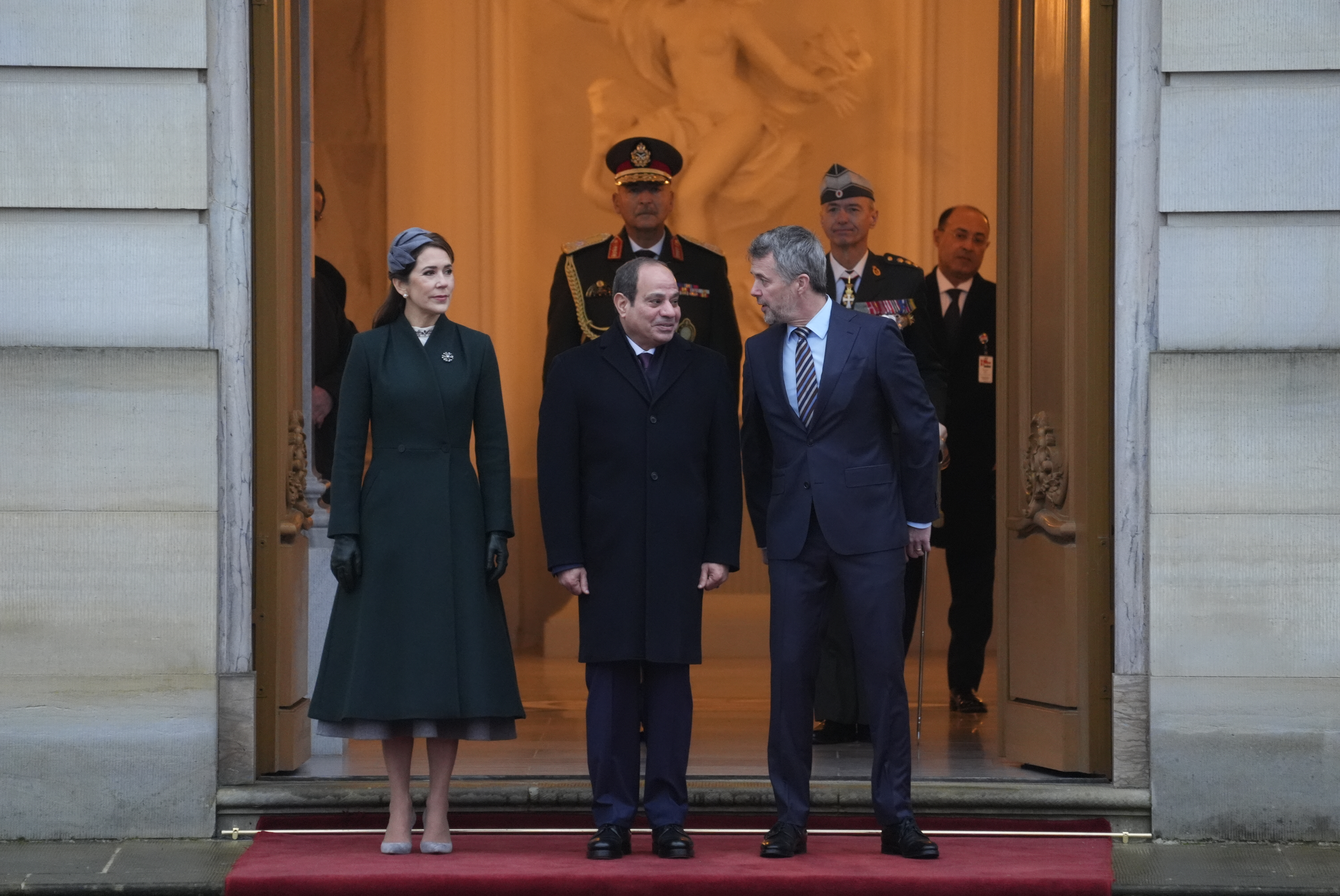Mary og Frederik tager imod Egyptens præsident