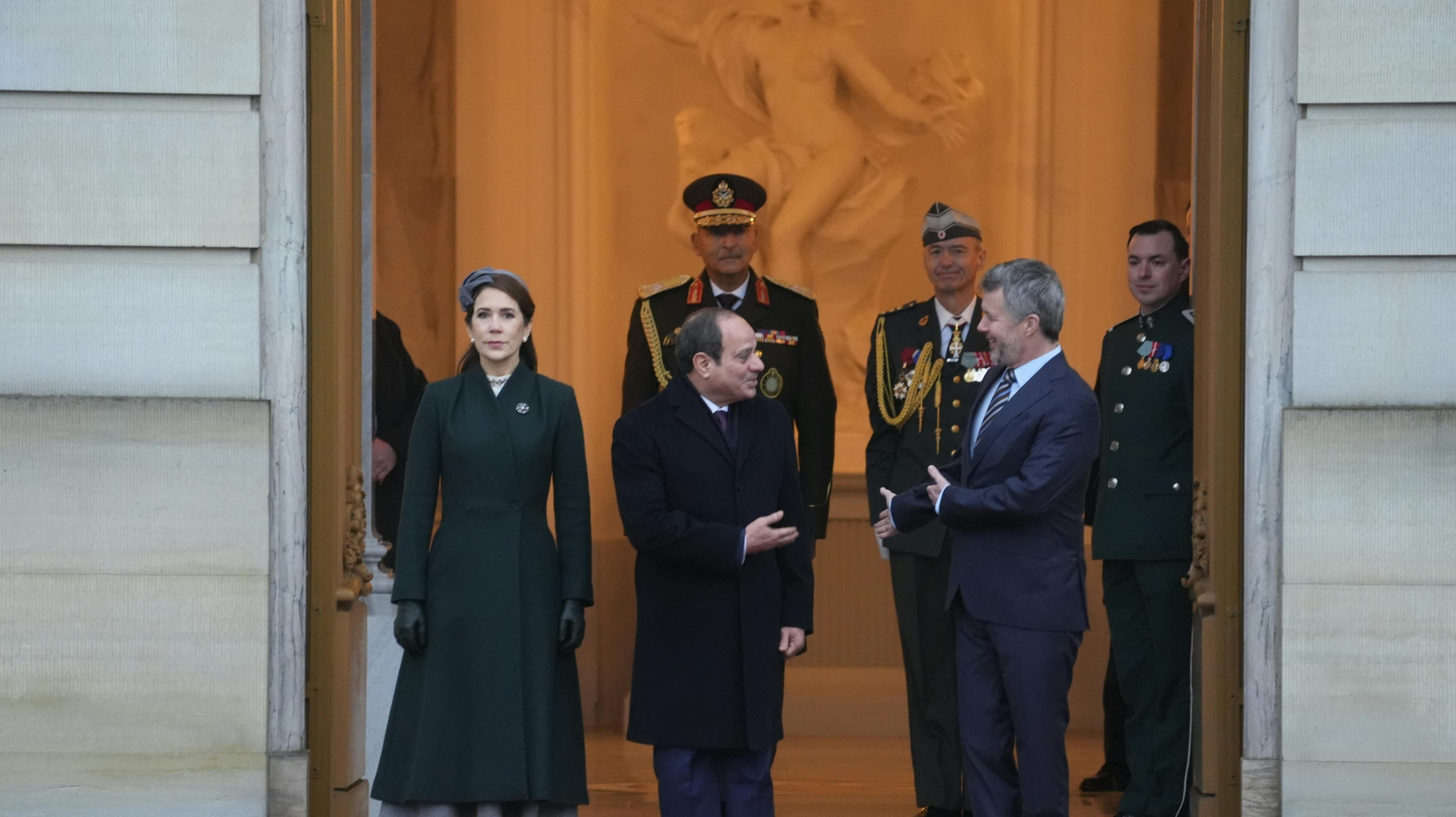 Mary og Frederik tager imod Egyptens præsident