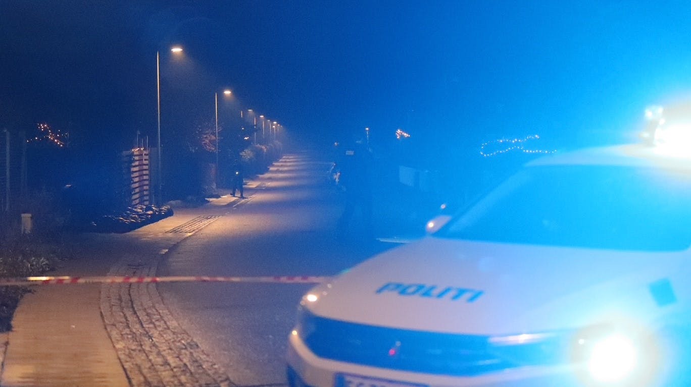 Tre mænd blev ramt af skud fredag aften i Ishøj.