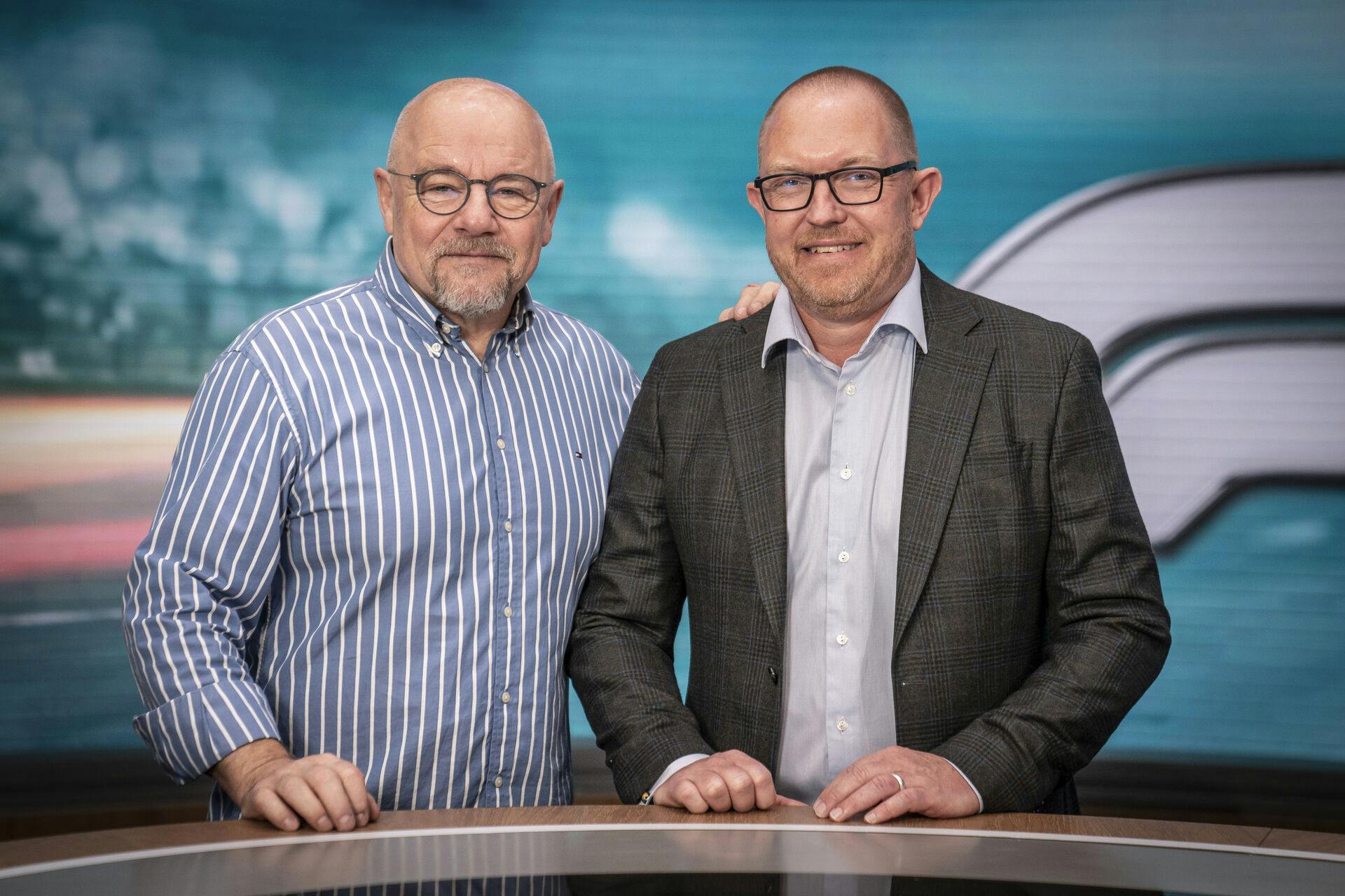 John Nielsen (tv.) og Jens Hansen (th.) har kommenteret Formel 1 sammen i 15 år. Nu er det slut. &nbsp;