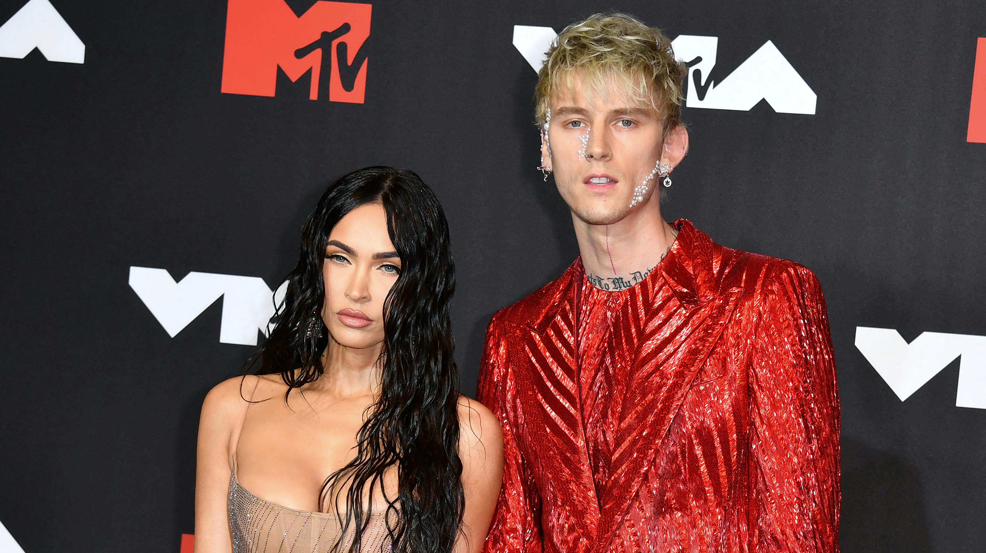 US actress Megan Fox (L) and US singer Machine Gun Kelly arrive for the 2021 MTV Video Music Awards at Barclays Center in Brooklyn, New York, September 12, 2021. ANGELA WEISS / AFP