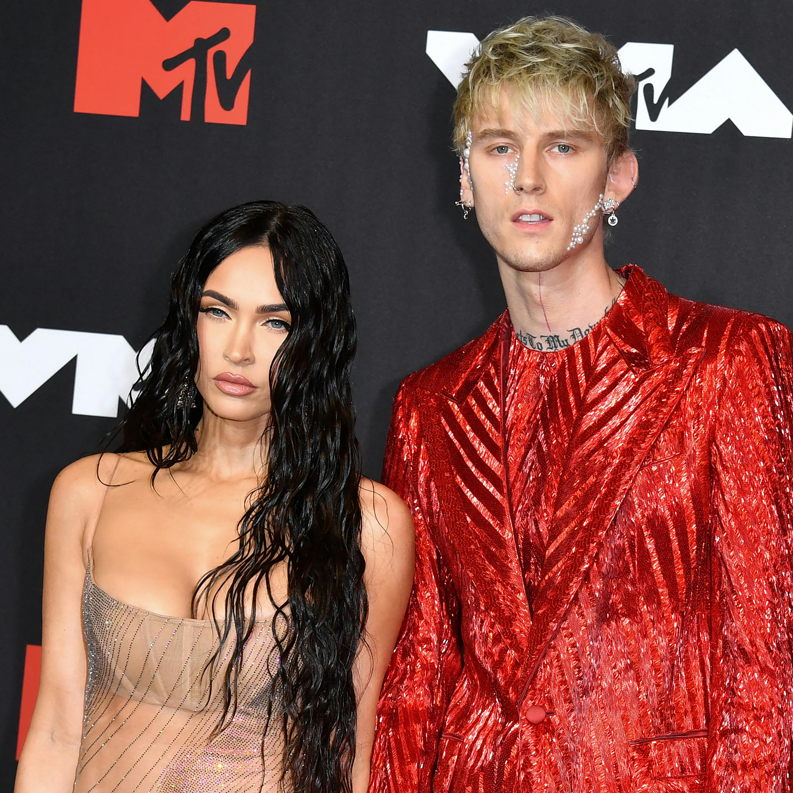 US actress Megan Fox (L) and US singer Machine Gun Kelly arrive for the 2021 MTV Video Music Awards at Barclays Center in Brooklyn, New York, September 12, 2021. ANGELA WEISS / AFP