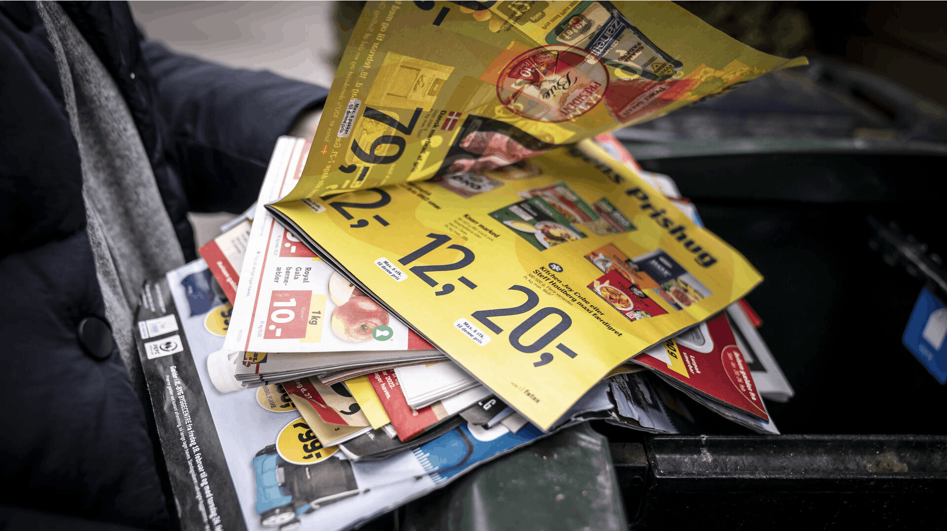 Danskerne har i 2024 søgt internettet tyndt for tilbud på æg, smør og skyr. 