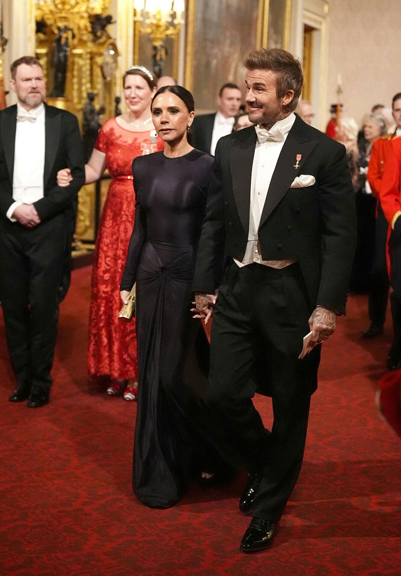 Victoria Beckham får juledrømmen knust, når hendes tre sønner i år fejrer højtiden med deres partnere.