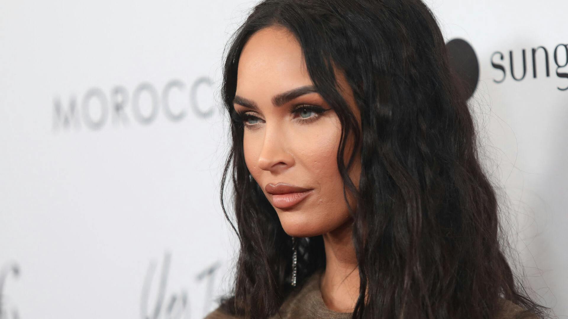 Megan Fox og Machine Gun Kelly venter deres første fælles barn, men er gået fra hinanden.