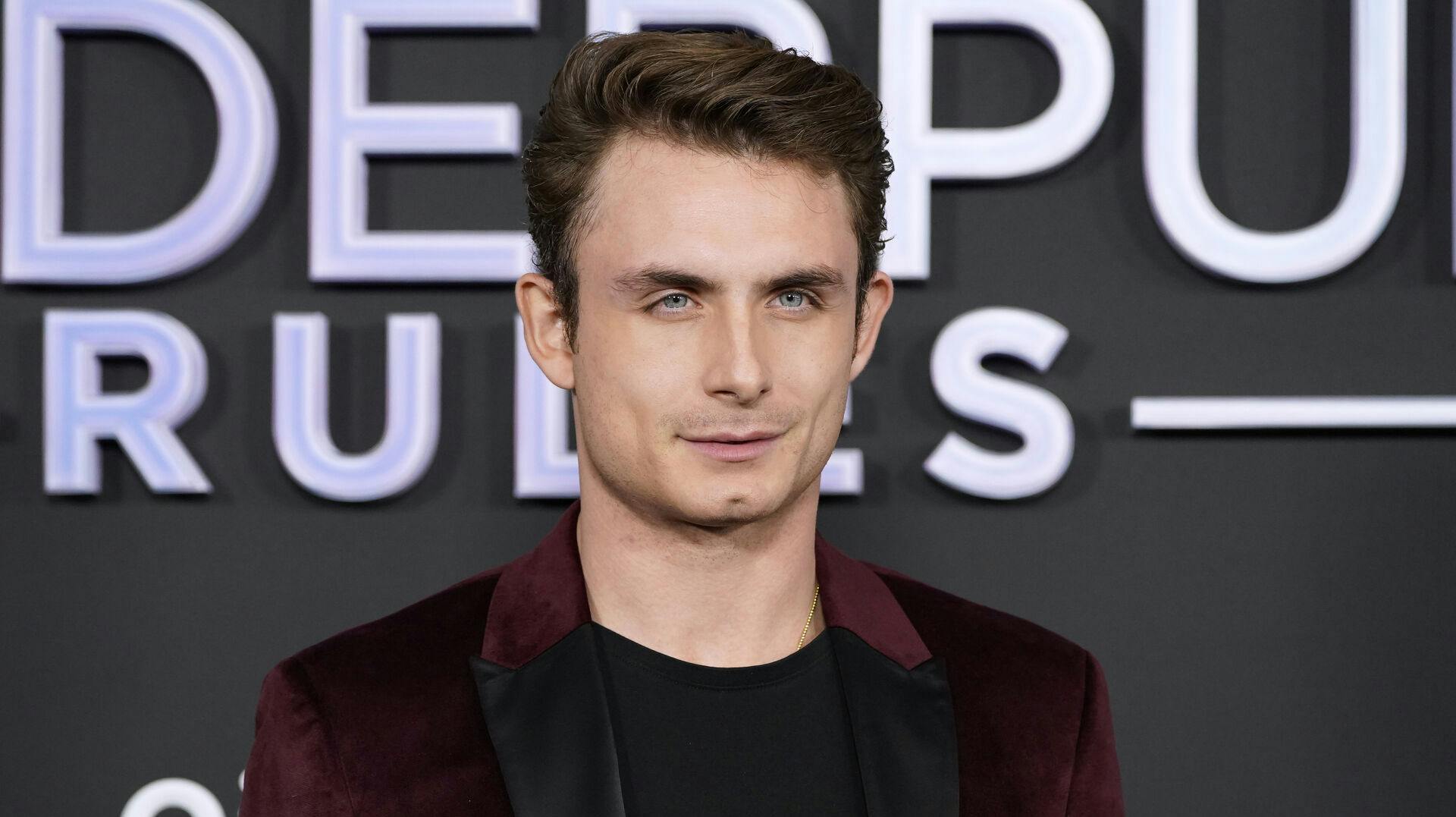 James Kennedy er blevet anholdt for vold i hjemmet.