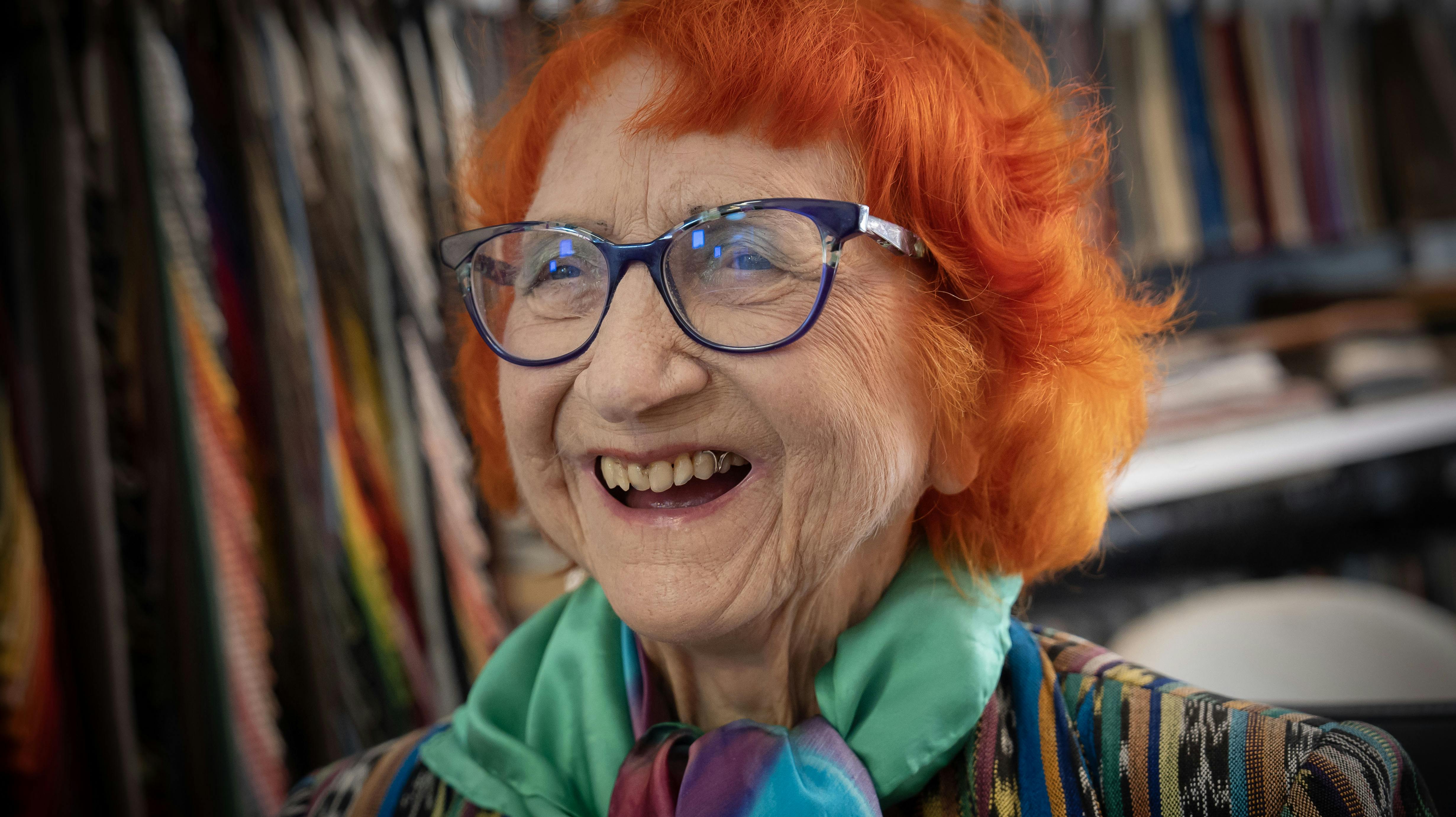 OPGAVE: Afsløringen af Teaterflisen 2024, Jytte Abildstrøm er årets flisemodtager.STED: Frederiksberg Alle 68JOURNALIST: John KörnerFOTOGRAF: © Hanne Juul/ Aller Foto & VideoDATO: 20240830