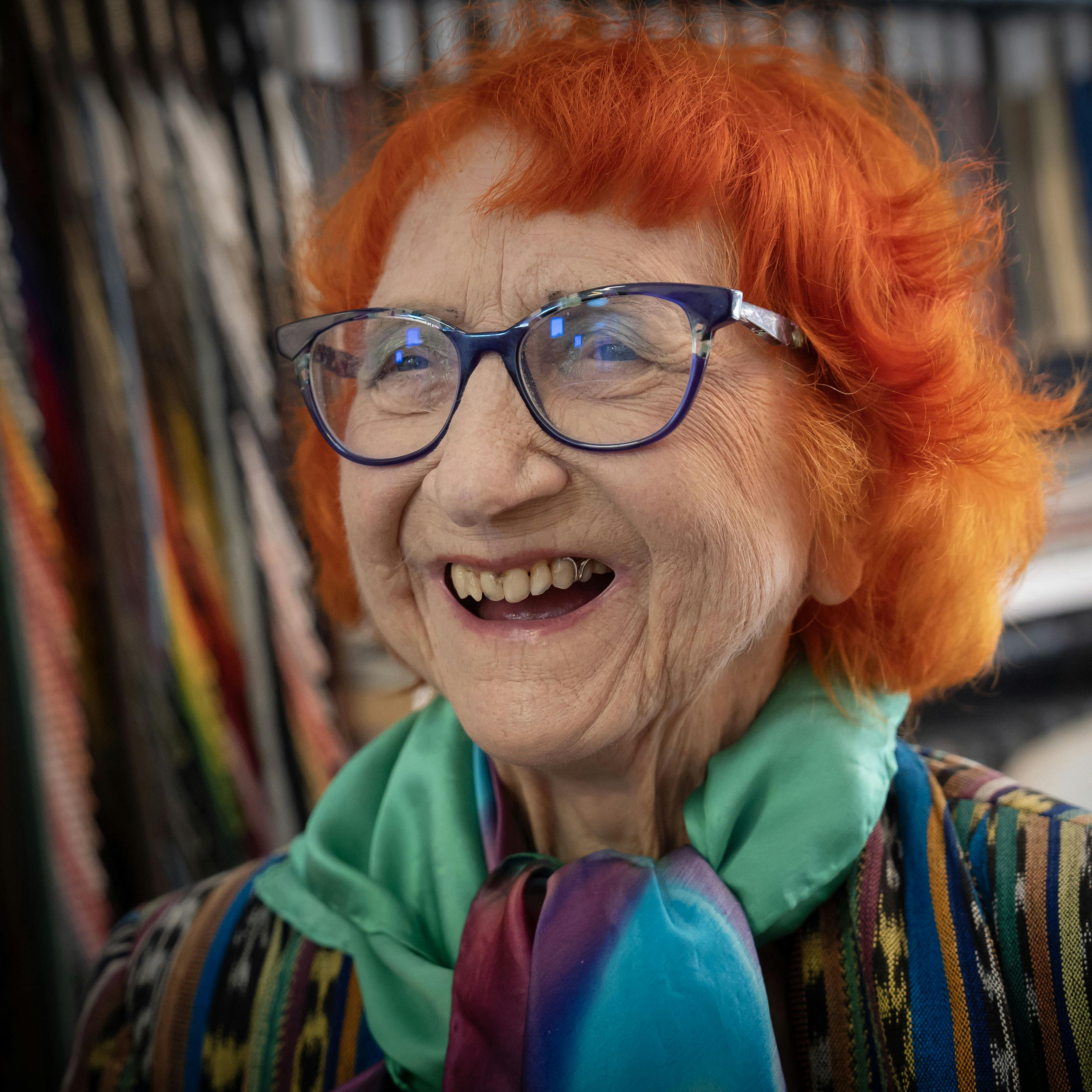 OPGAVE: Afsløringen af Teaterflisen 2024, Jytte Abildstrøm er årets flisemodtager.STED: Frederiksberg Alle 68JOURNALIST: John KörnerFOTOGRAF: © Hanne Juul/ Aller Foto & VideoDATO: 20240830