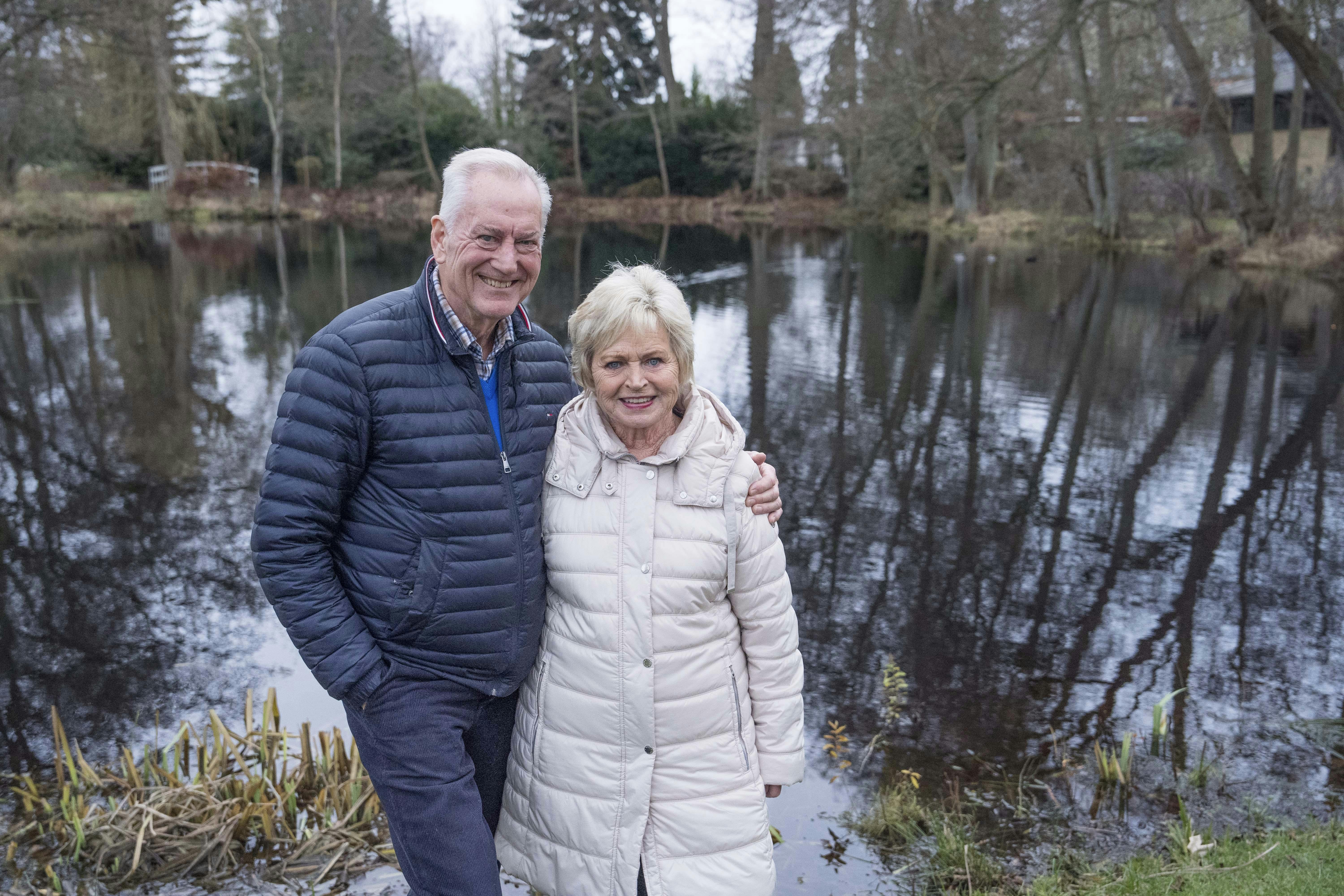 Jour: Tanja, 25330435 Keld og Hildas første jul i deres nye hus. (Hanne Juul vil gerne med, hvis det kan lade sig gøre? Interviewet er rykket fra tidligere hvor det blev aflyst.)