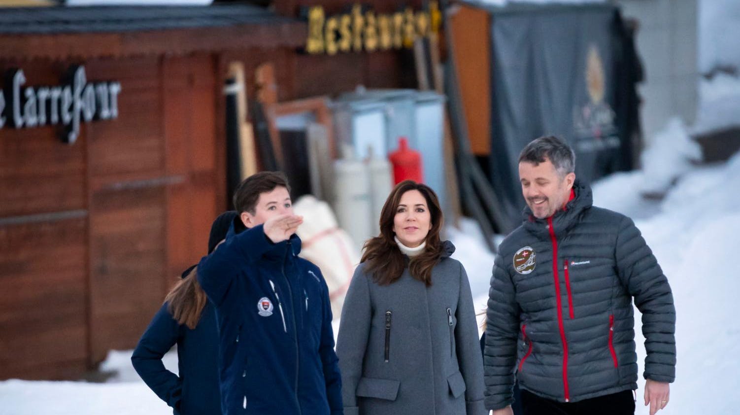 Kongeparret har tidligere nydt sneen på dette tidspunkt - og måske sker det nu igen.