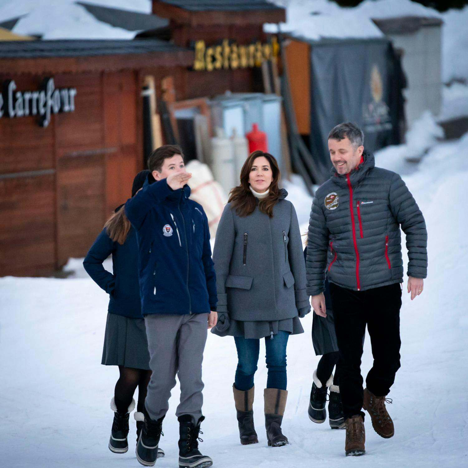 Kongeparret har tidligere nydt sneen på dette tidspunkt - og måske sker det nu igen.