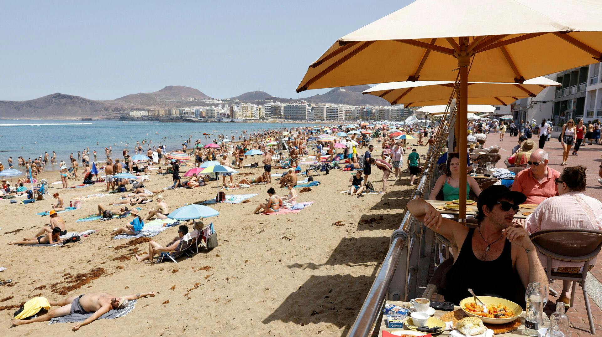 Sommerferien i 2025 kan blive billigere end i år. I hvert fald er prisen på flybilletter på udvalgte destinationer faldet i pris sammenlignet med i år.