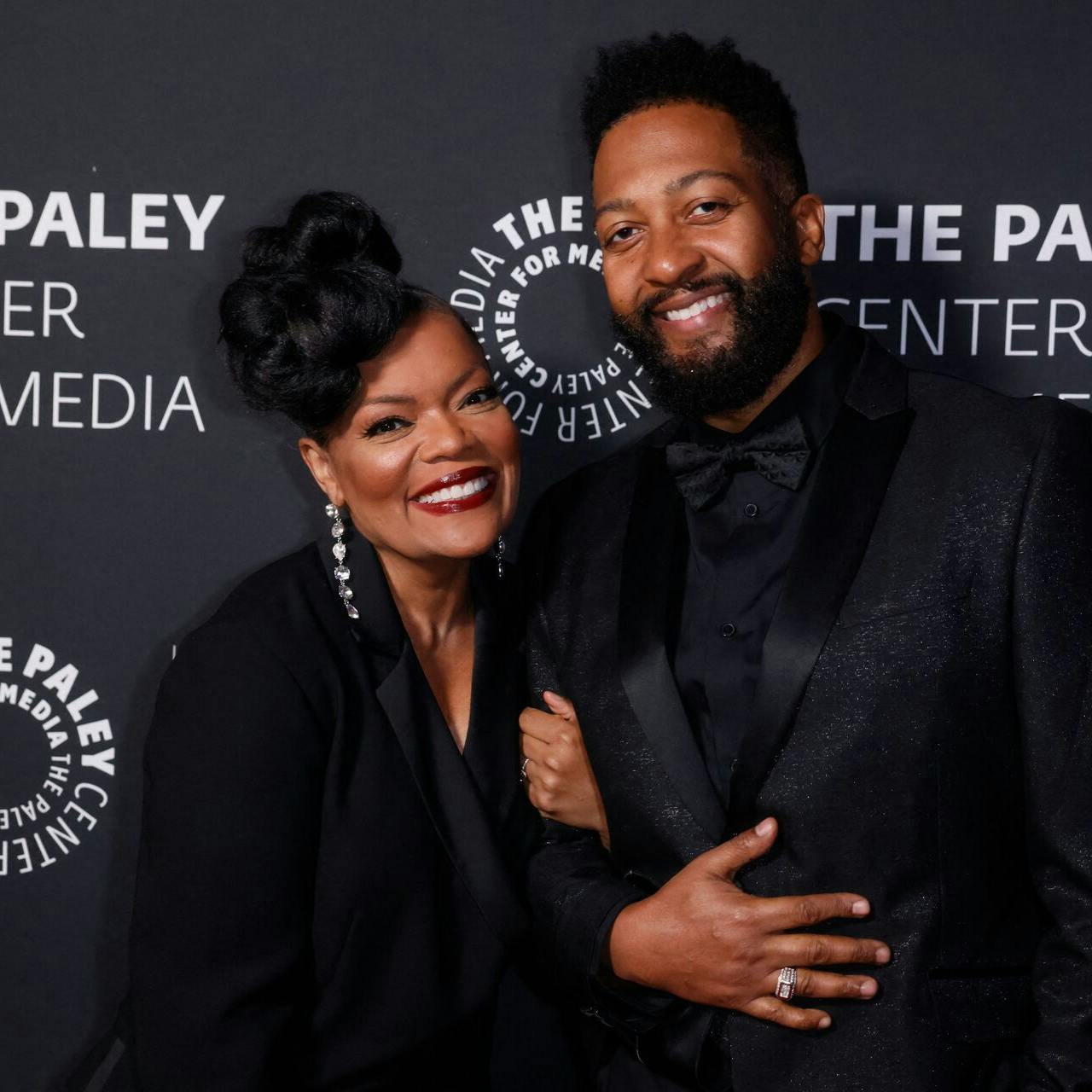 Yvette Nicole Brown og Anthony Davis kan nu kalde sig mand og kone.