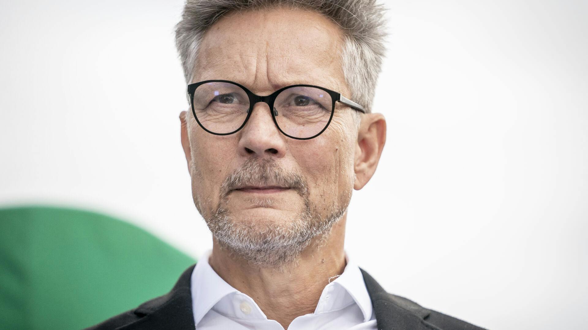 Torsten Gejl siger hej hej i en måned.