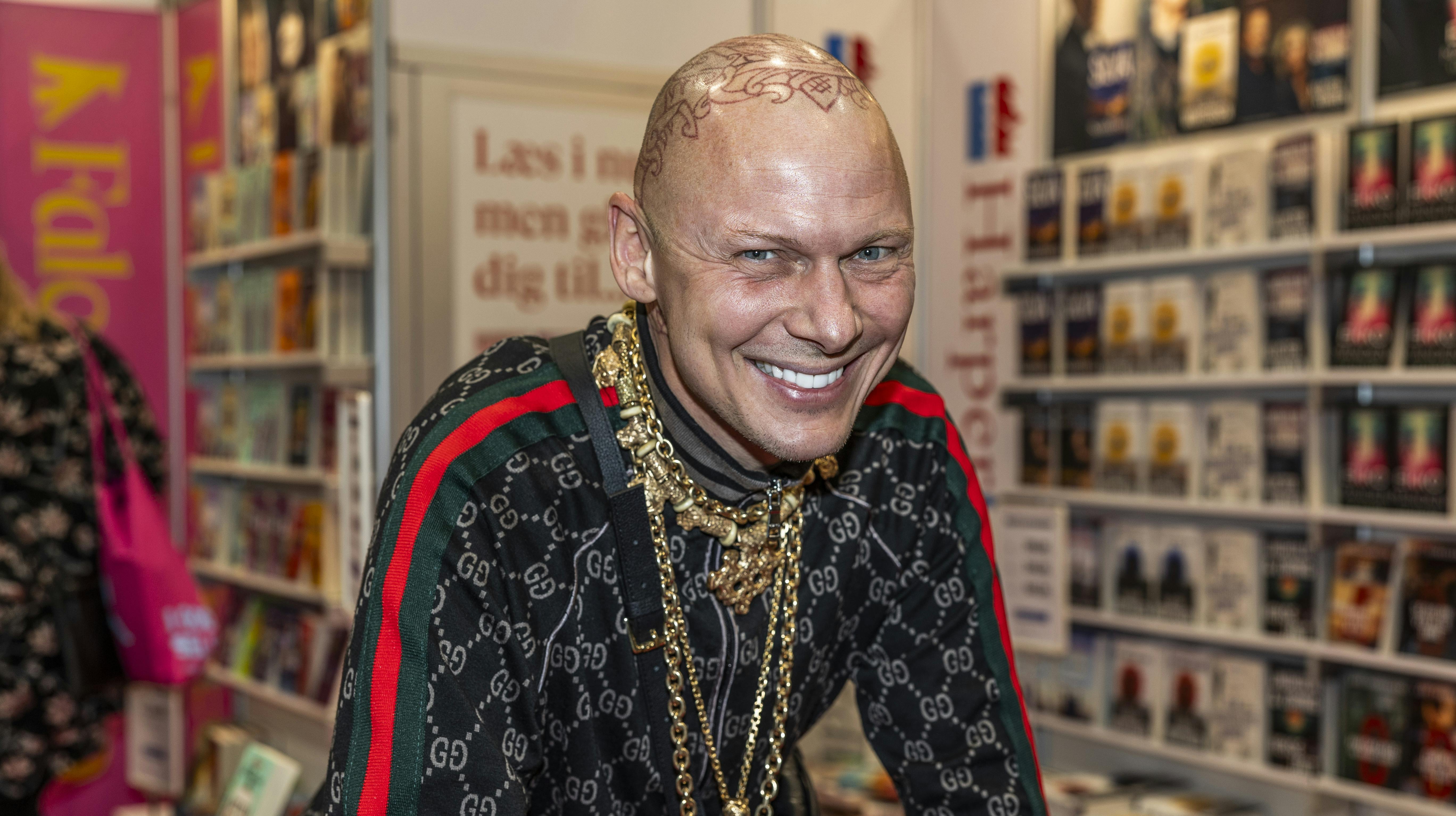 Jim Lyngvild har kastet sig ud i endnu et slotseventyr. 