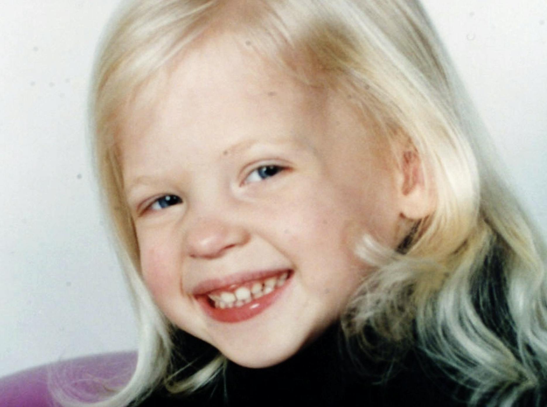 Han var bare 13 år gammel, da han i ly af natten kidnappede treårige Courtney Morley-Clarke og stak hende ihjel i græsset. Nu kan Australiens yngste morder snart være på fri fod igen.&nbsp;