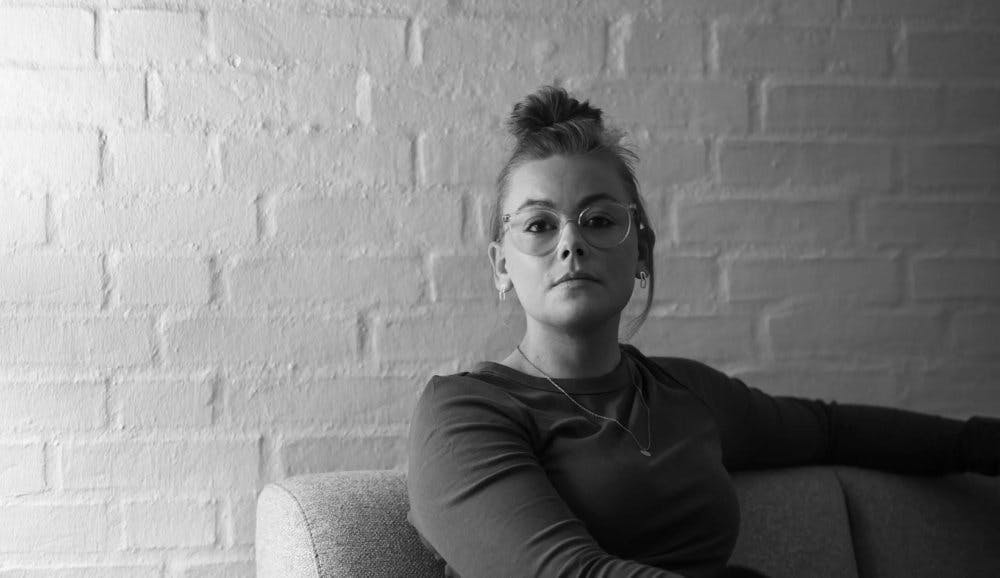Stine Lykke Nyvang er en af dem, der stiller sig frem og fortæller om det giftige arbejdsmiljø.