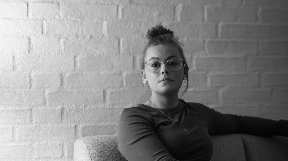 Stine Lykke Nyvang er en af dem, der stiller sig frem og fortæller om det giftige arbejdsmiljø.