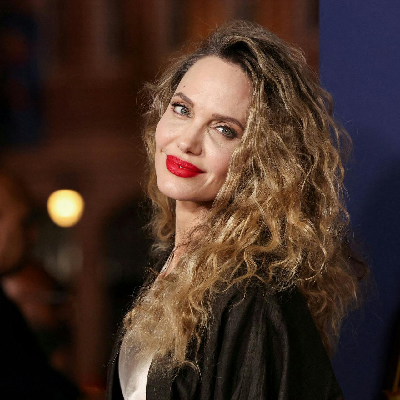 Det er ikke alle fans, der er begejstrede for Angelina Jolies seneste magasinforside.