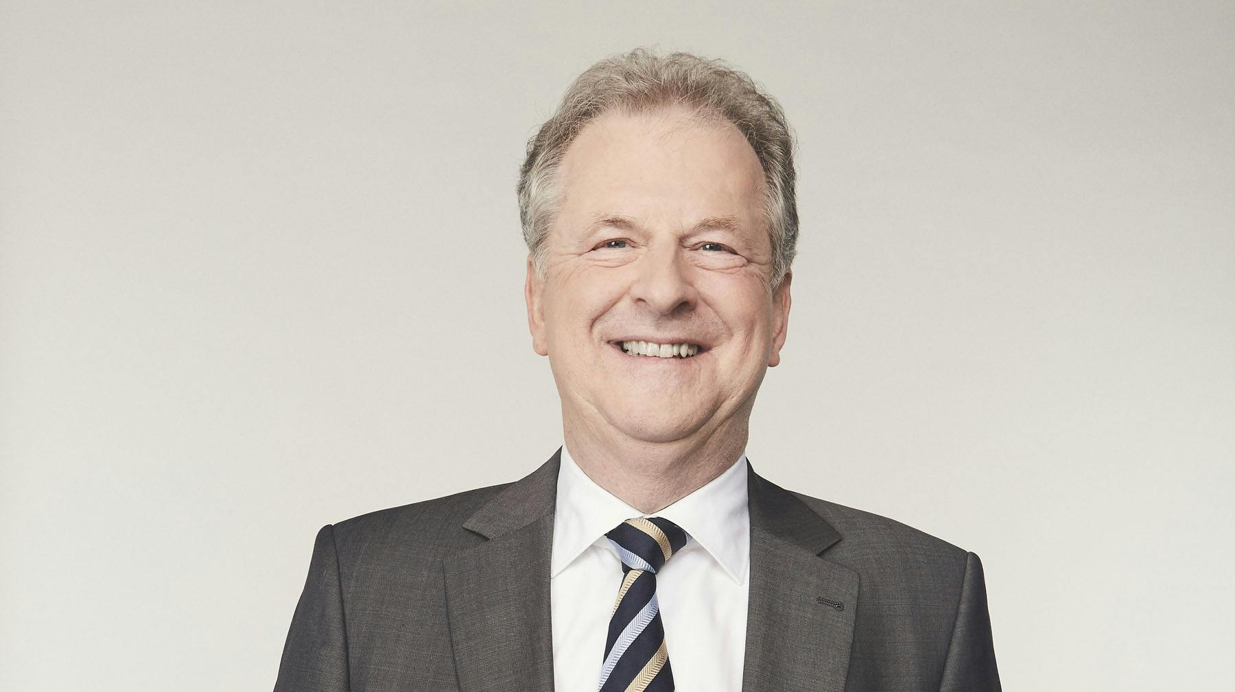 Allan Silberbrandt blev sendt afsted med en rørende hyldest, da han tirsdag havde sidste arbejdsdag på TV 2. 