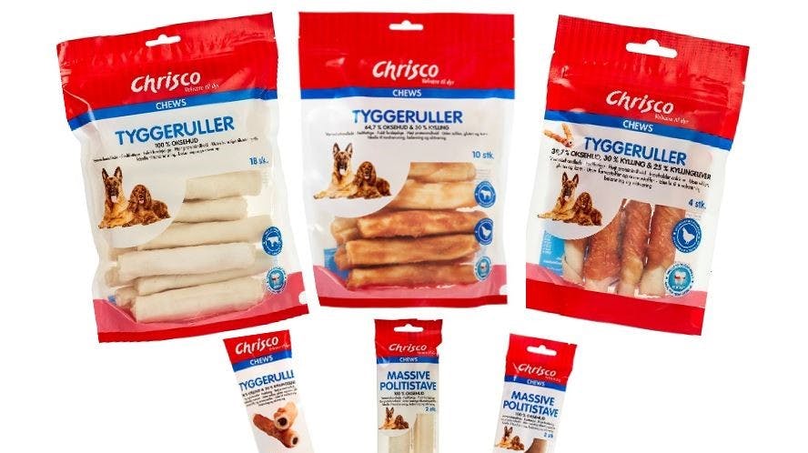 Man bør ikke fodre sine hunde med disse tyggeruller fra Chrisco. Virksomheden har fået meldinger om bekymrende adfærdsændringer hos de firbenede venner efter indtagelse af rullerne.