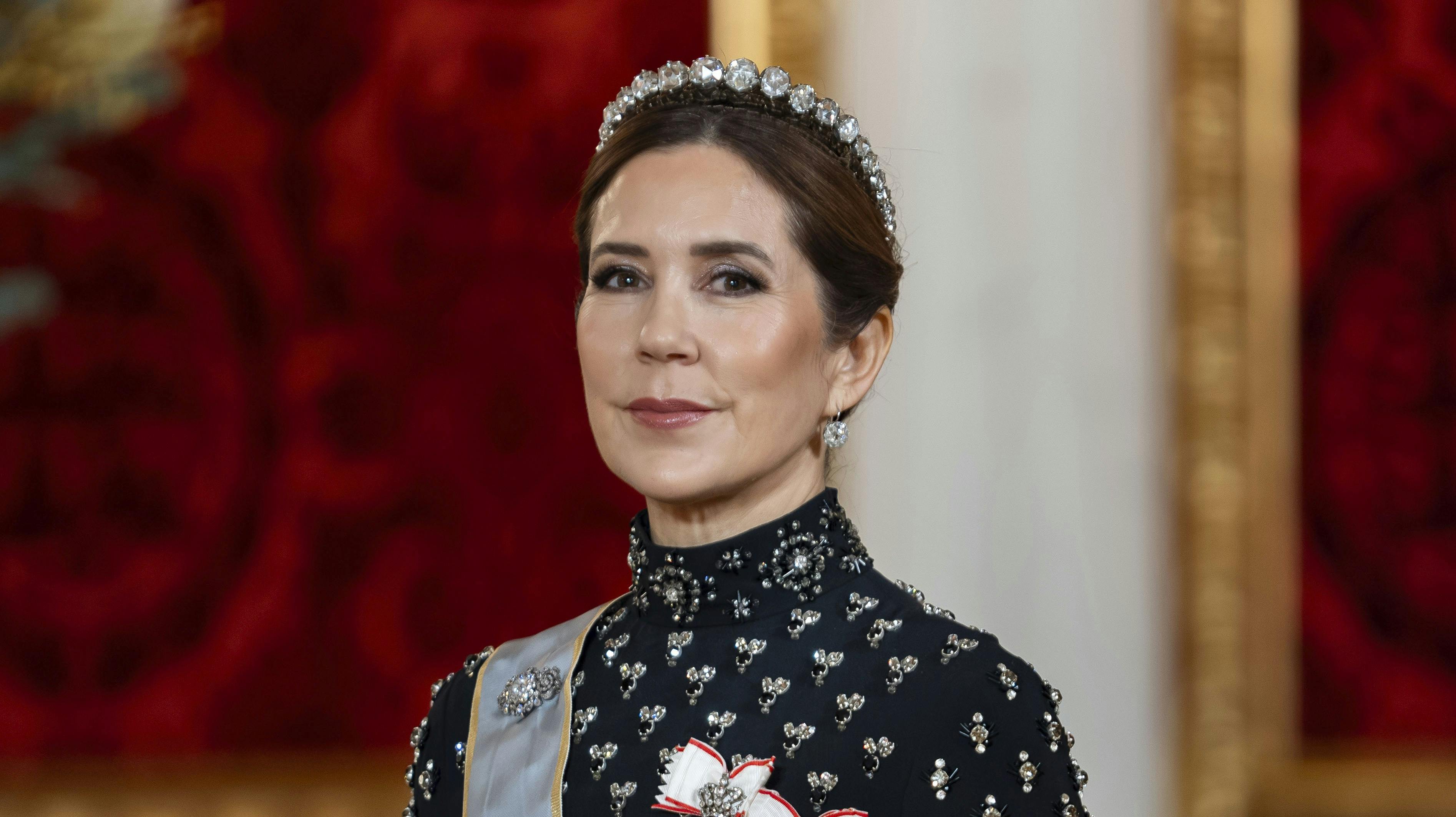 Dronning Mary ser tilbage på 2024: – Vi kæmper holdigvis ikke alene | SE og HØR