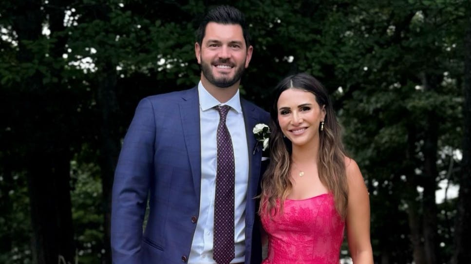 Andi Dorfman og Blaine Hart er blevet forældre til en lille pige. Det afslører "Bachelorette"-stjernen på Instagram.