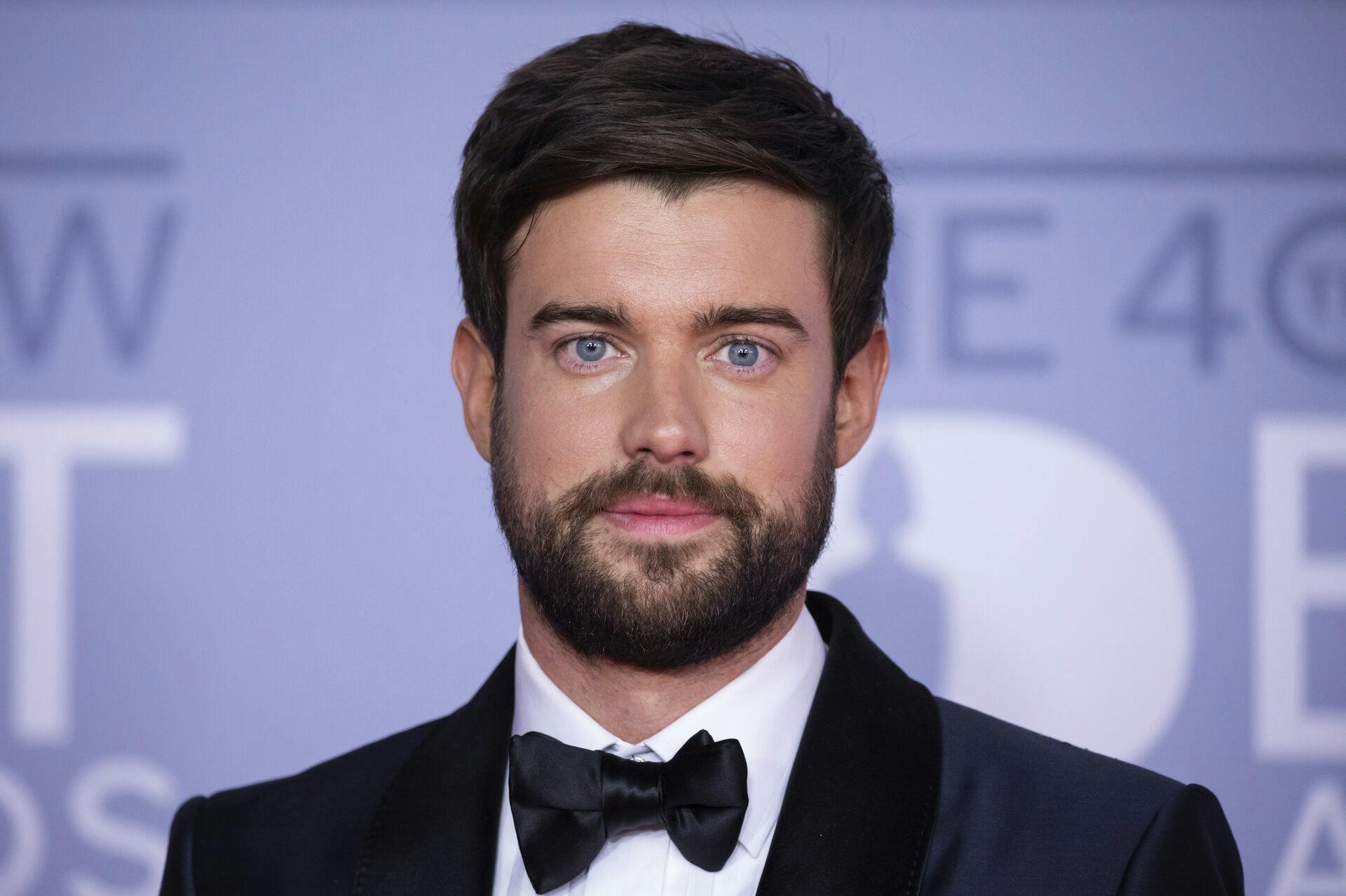 Jack Whitehall har poppet det store spørgsmål til kæresten.