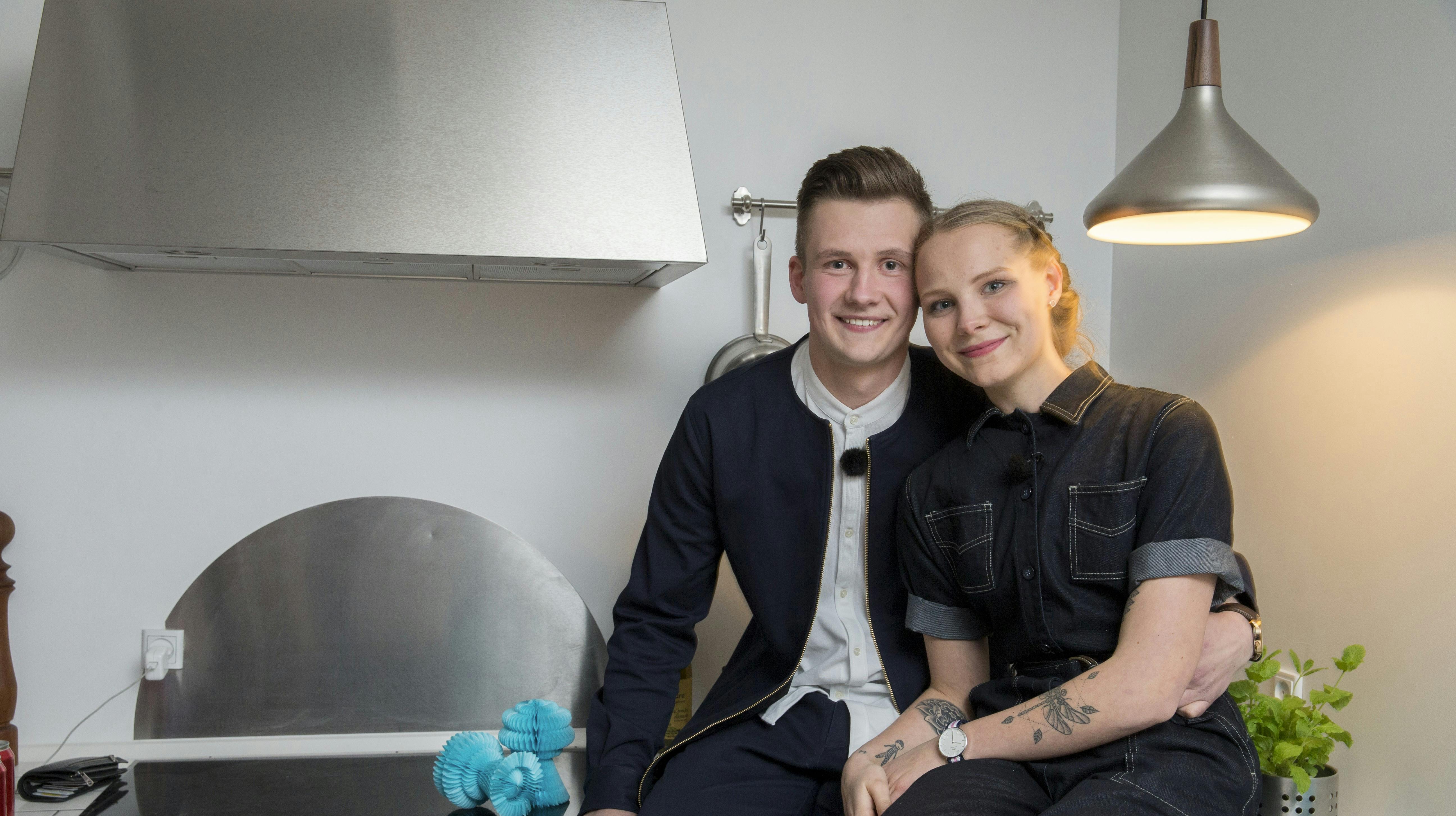 Michael og Lise fra "Nybyggerne" fik sig noget af et chok, da de lørdag kom hjem fra en julefrokost. Deres hus stod i flammer.