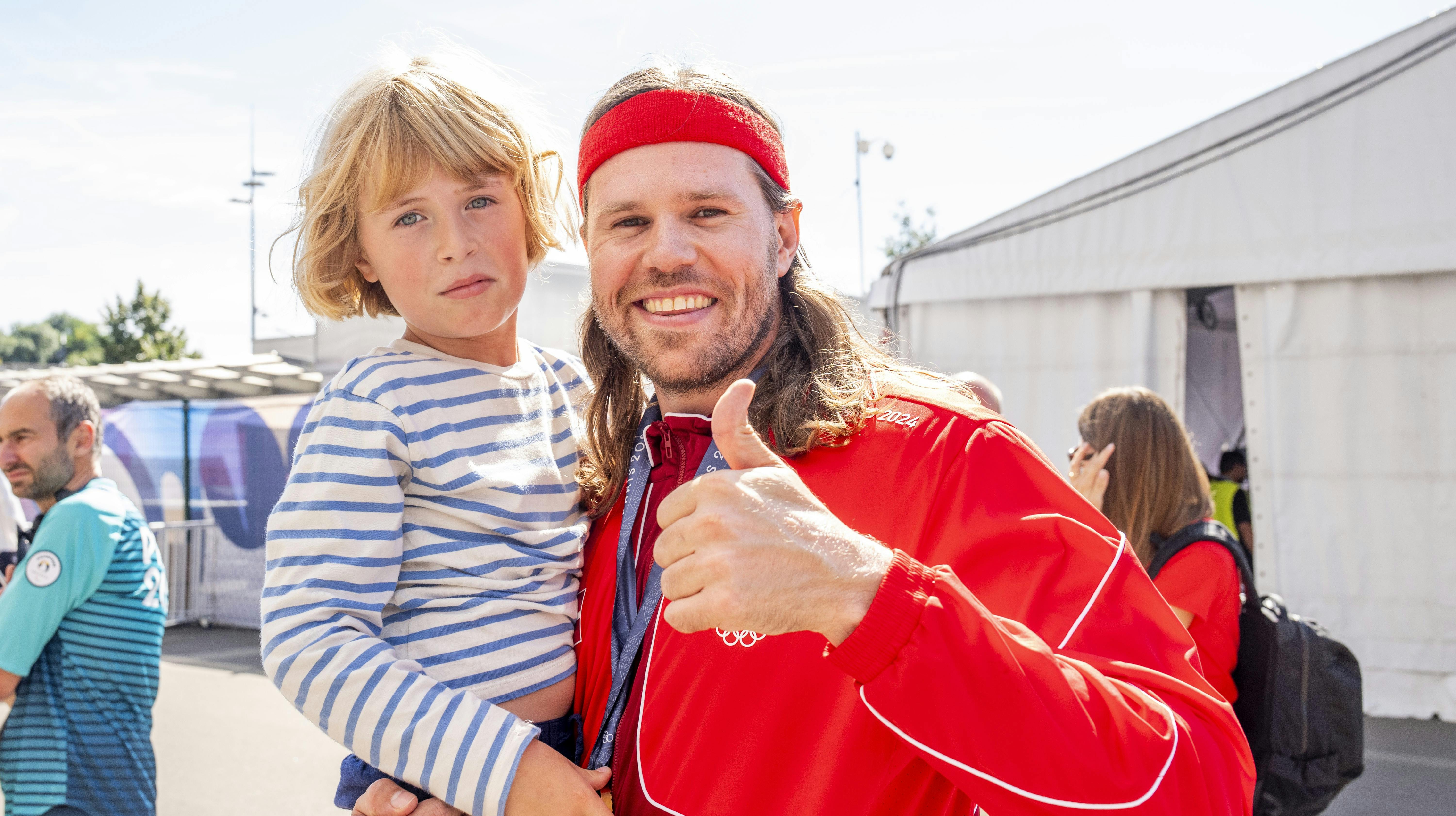 PARIS 2024 - håndbold herrelandsholdet slog Tyskland i OL-finalen og vandt OL-guld i Lille ved OL i Paris - Kong Frederik var med til festen