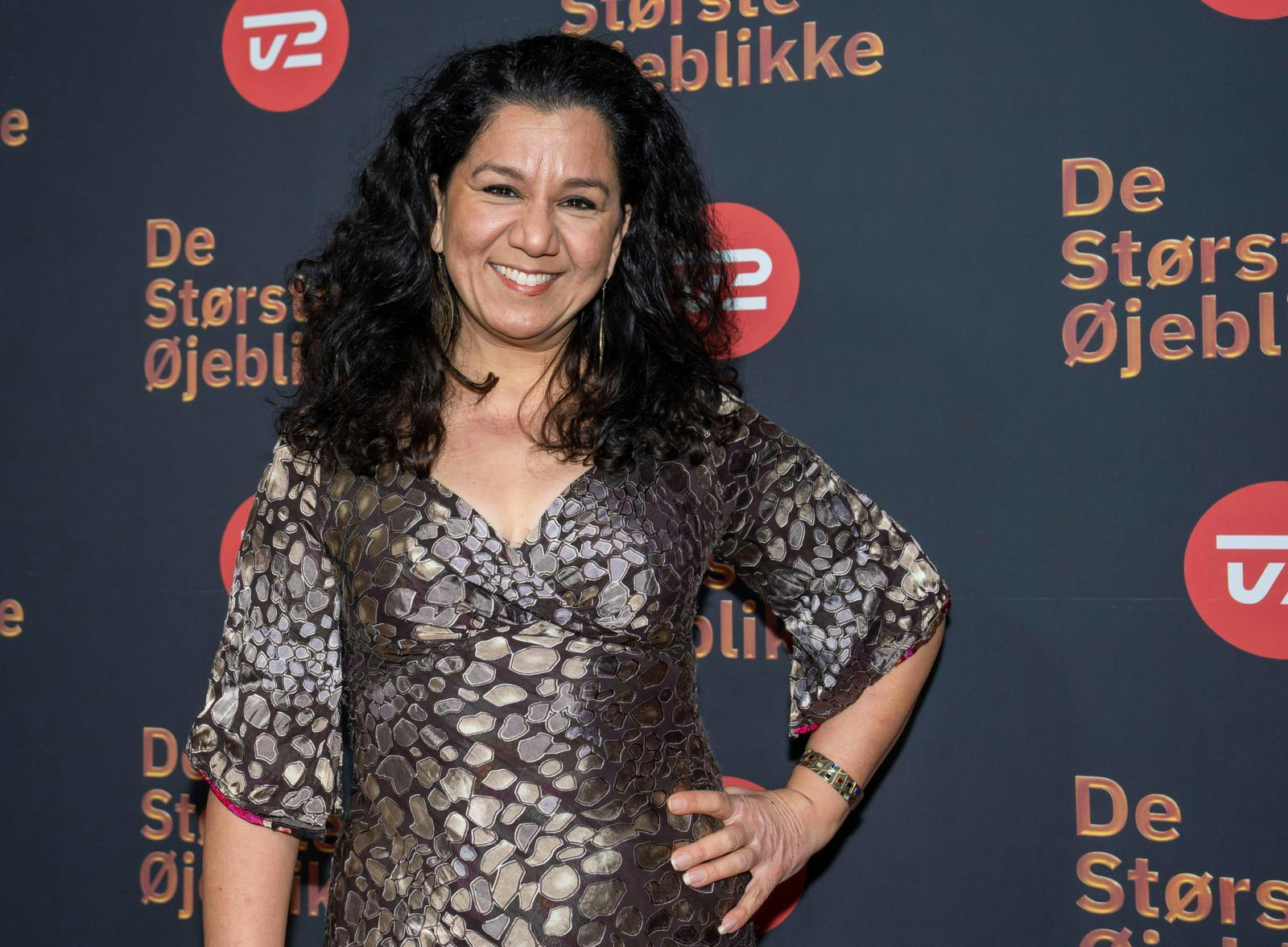 Forfatteren og TV2-korrespondenten Simi Jan , 45, glæder sig til at vise sine to børn Thailand og Malaysia, når hun, børnene og manden Allan rejser af sted i januar.