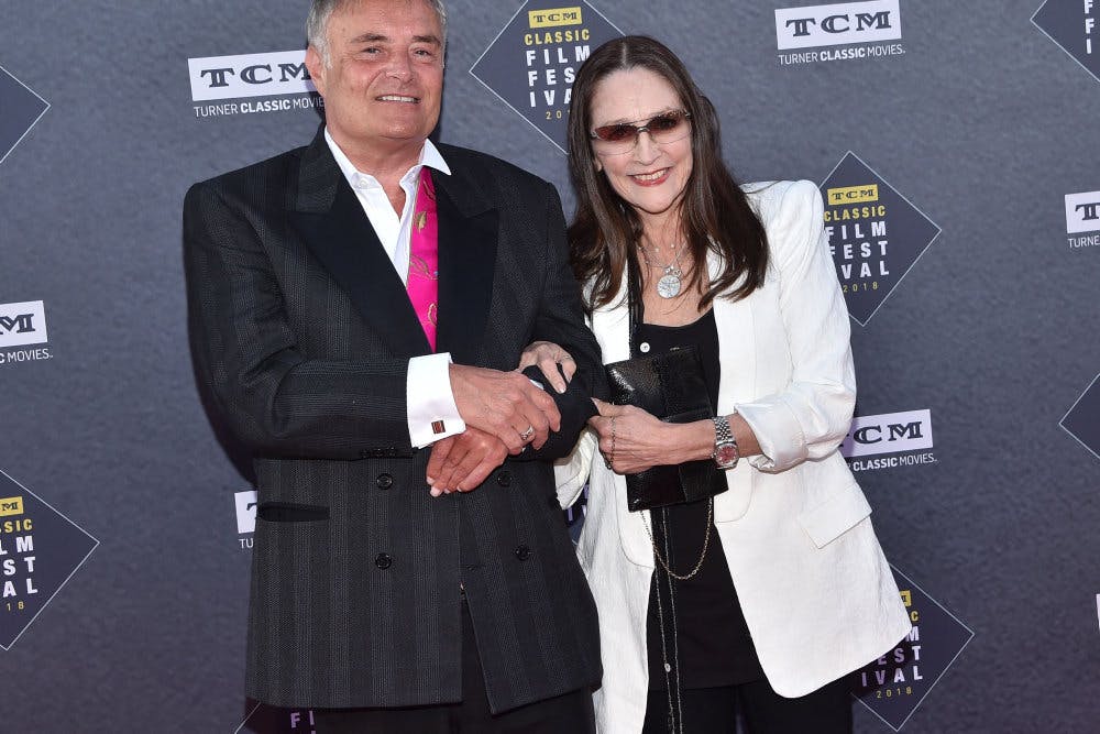 Skuespiller Olivia Hussey, der spillede Julie i "Romeo og Julie" fra 1968, døde fredag. Her ses hun i 2018 på den røde løber sammen med sin medskuespiller Leonard Whiting, der spillede rollen som Romeo. (Arkivfoto). - Foto: Chris Delmas/Ritzau Scanpix