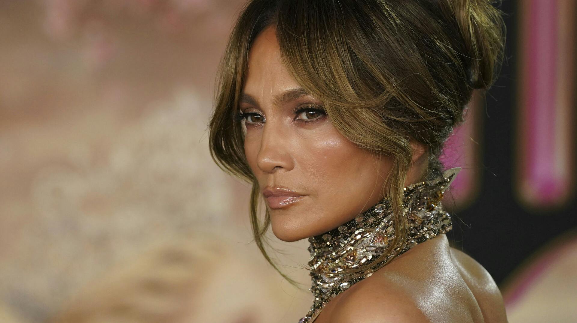 Jennifer Lopez var ved at falde ned fra stolen, da hun hørte, hvor meget Bruno Mars opkræver for en koncert.