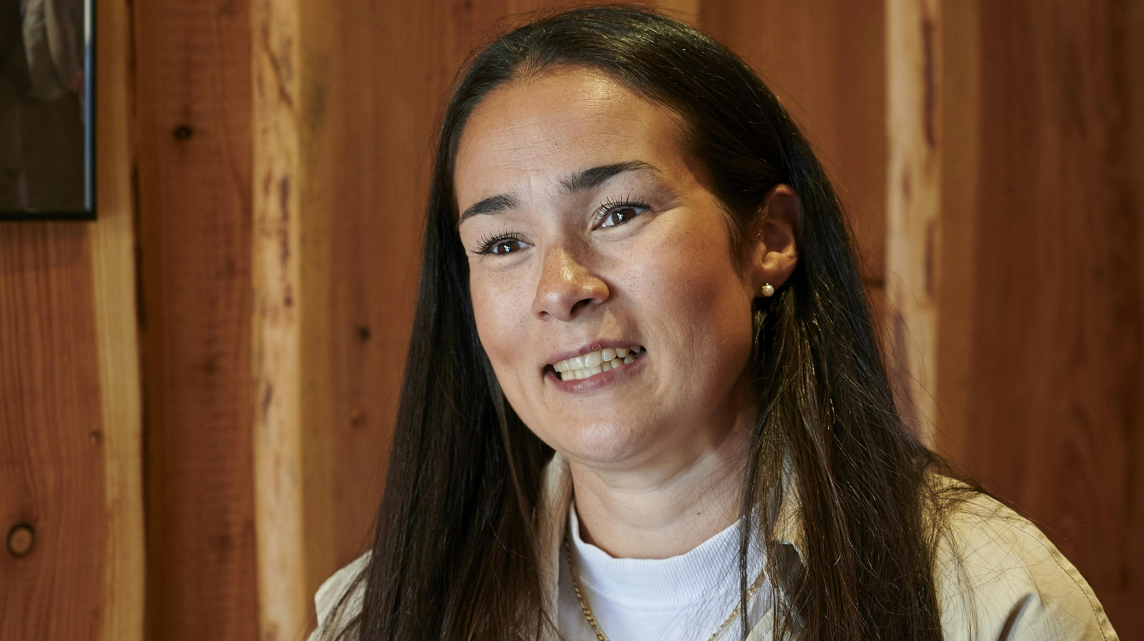 Cykelrytter Jonas Vingegaard og vinder af 1. pladsen i Tour de France 2022 fotograferet d. 04.05.2022 i sin nuværende hjemby Glyngøre sammen med sin hustru Trine Marie Hansen ifm. en pressekonference (Foto: Brian Bjeldbak/Ritzau Scanpix)