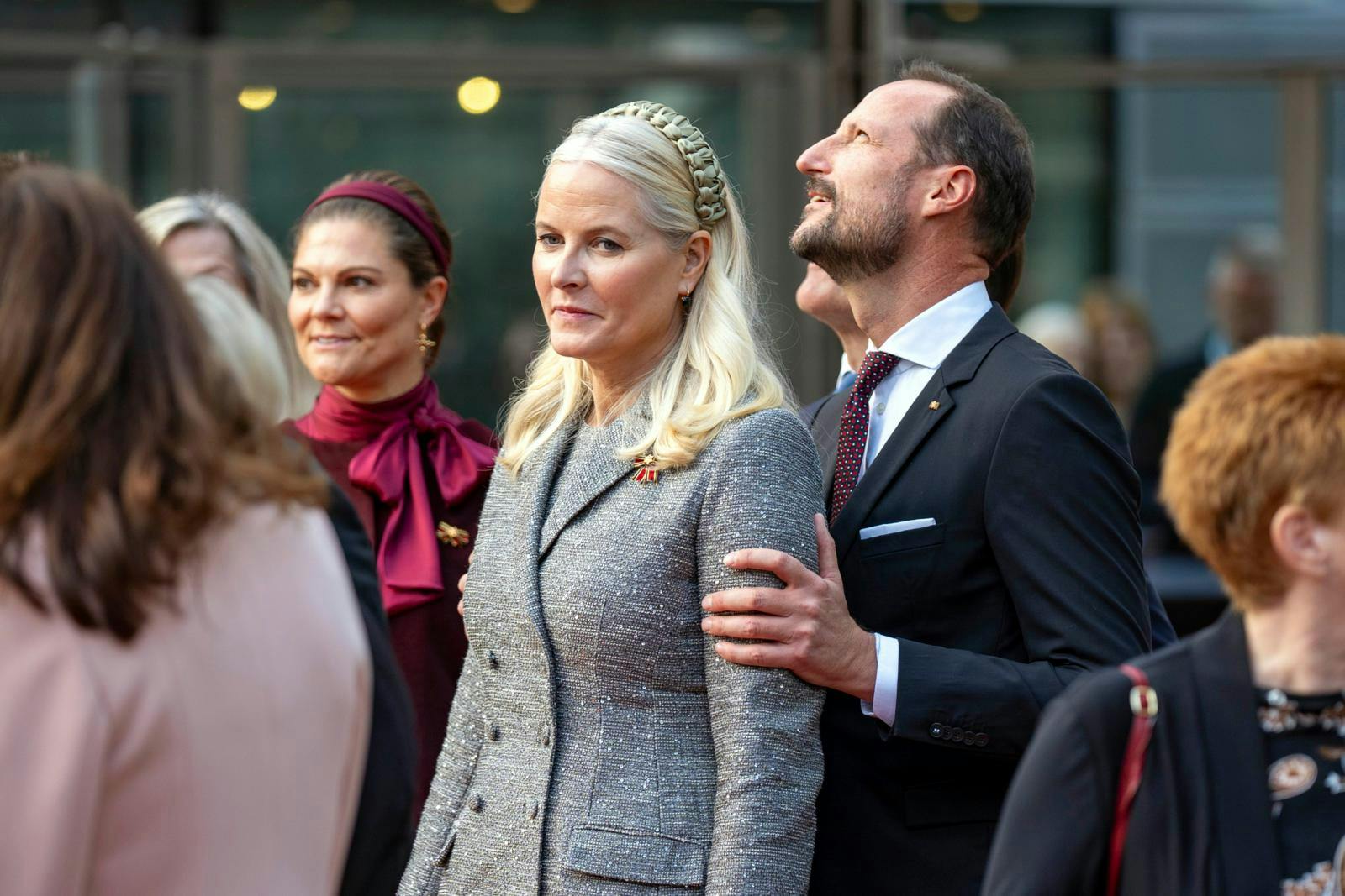 Mette-Marit har også en stor støtte i sin mand kronprins Haakon.