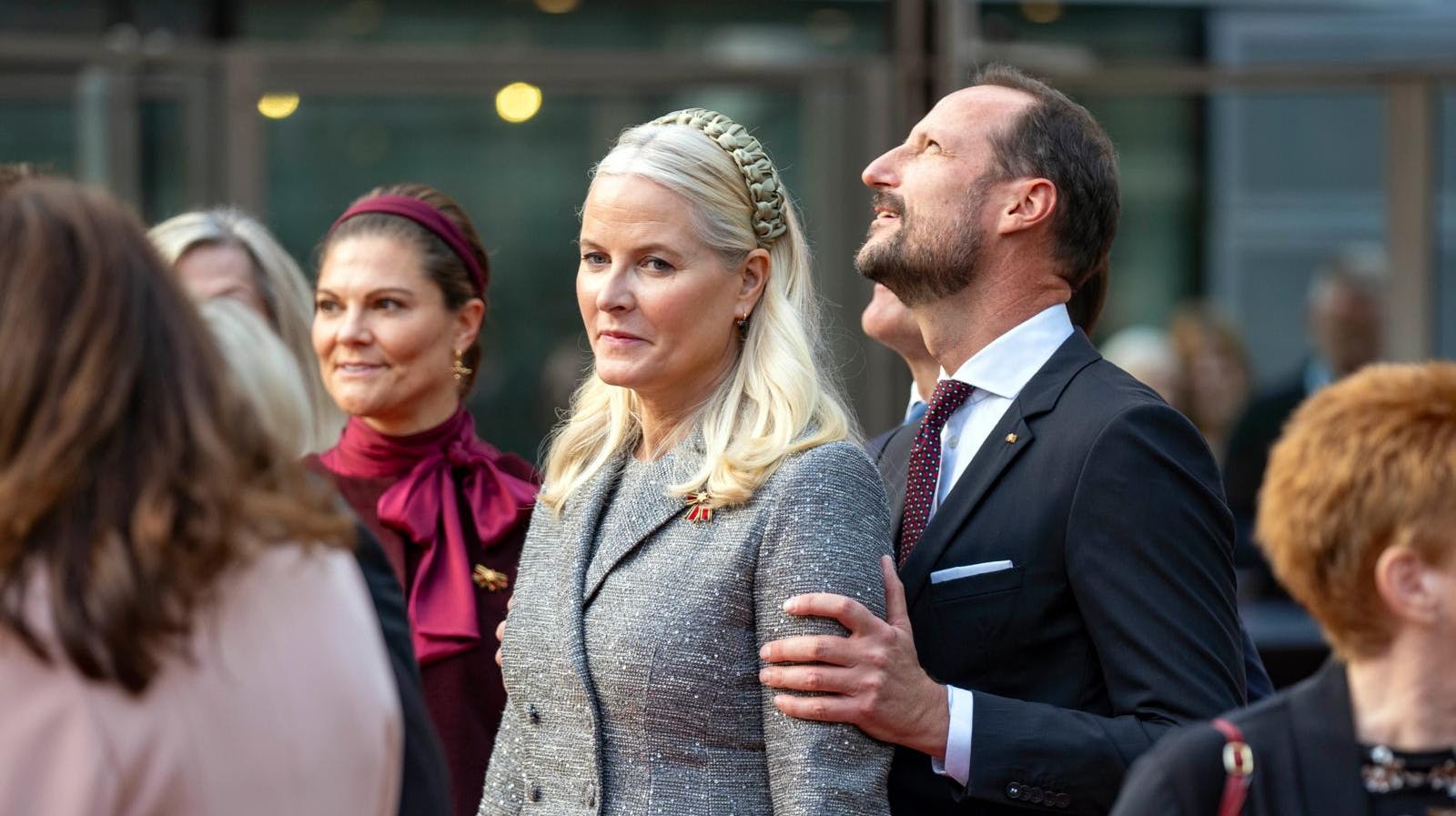Mette-Marit har også en stor støtte i sin mand kronprins Haakon.